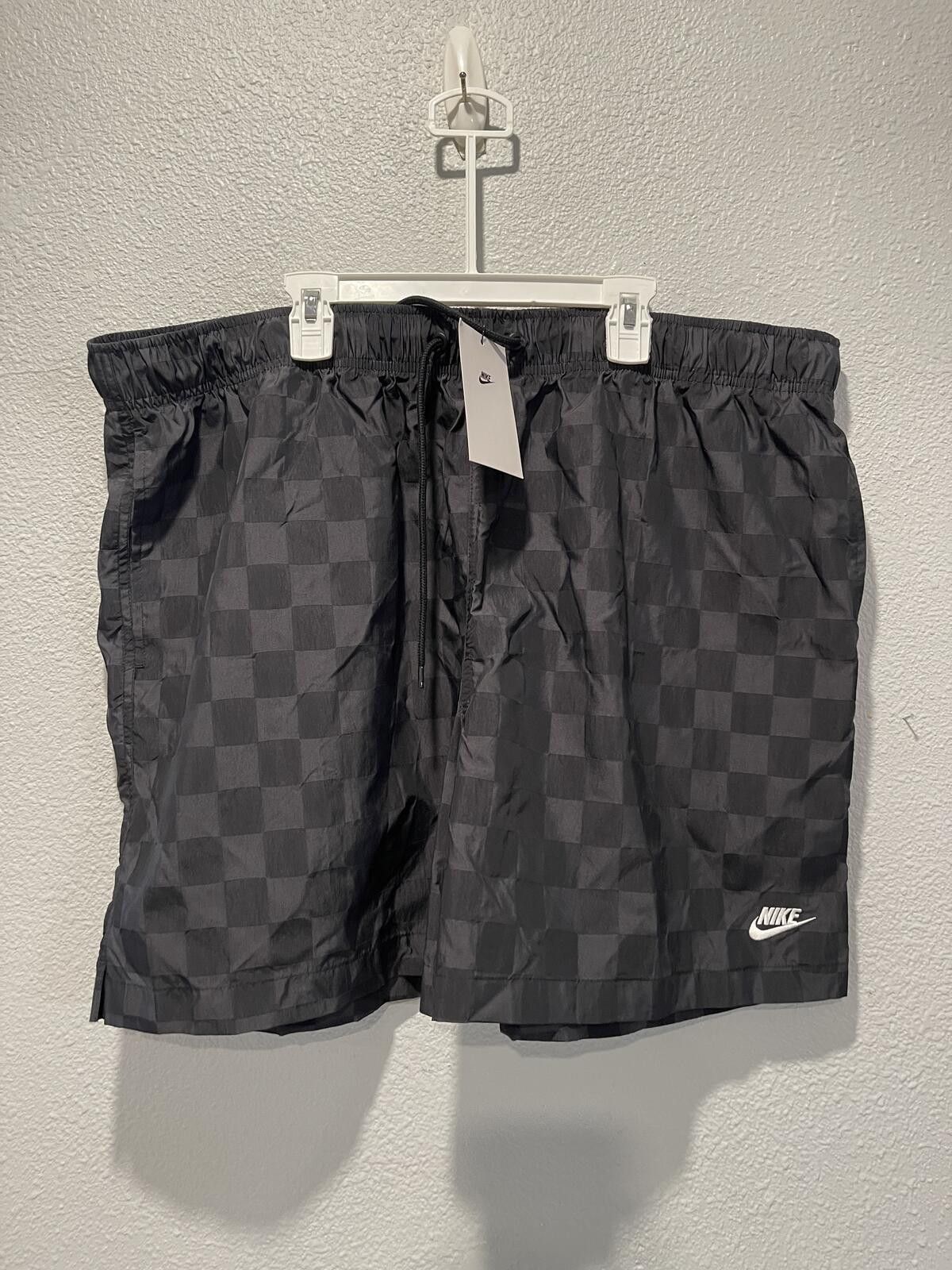 Nike Nike New With Tags Black Checkered Athletic Shorts Size US 40 / EU 56 - 1 Thumbnail
