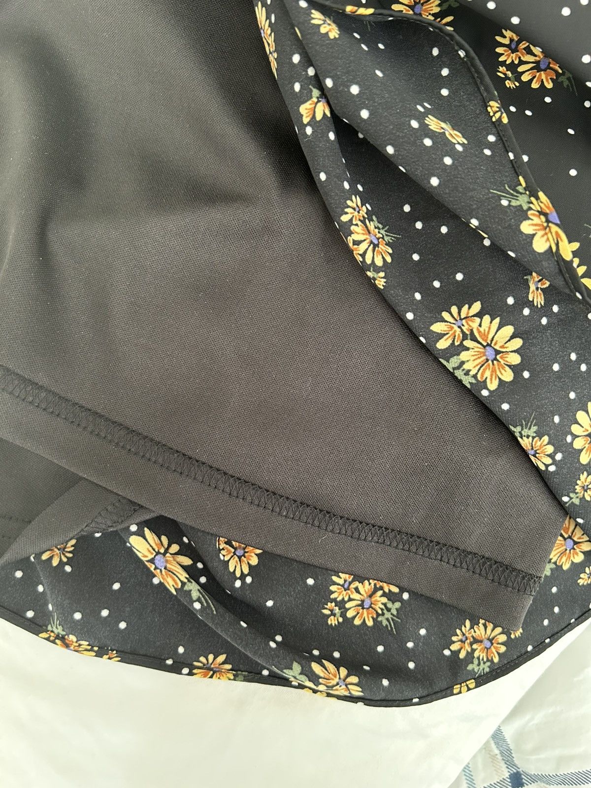 Saks Fifth Avenue Saks Fifth Avenue Black Floral Smocked Midi Dress – Size 4 Size S / US 4 / IT 40 - 7 Thumbnail