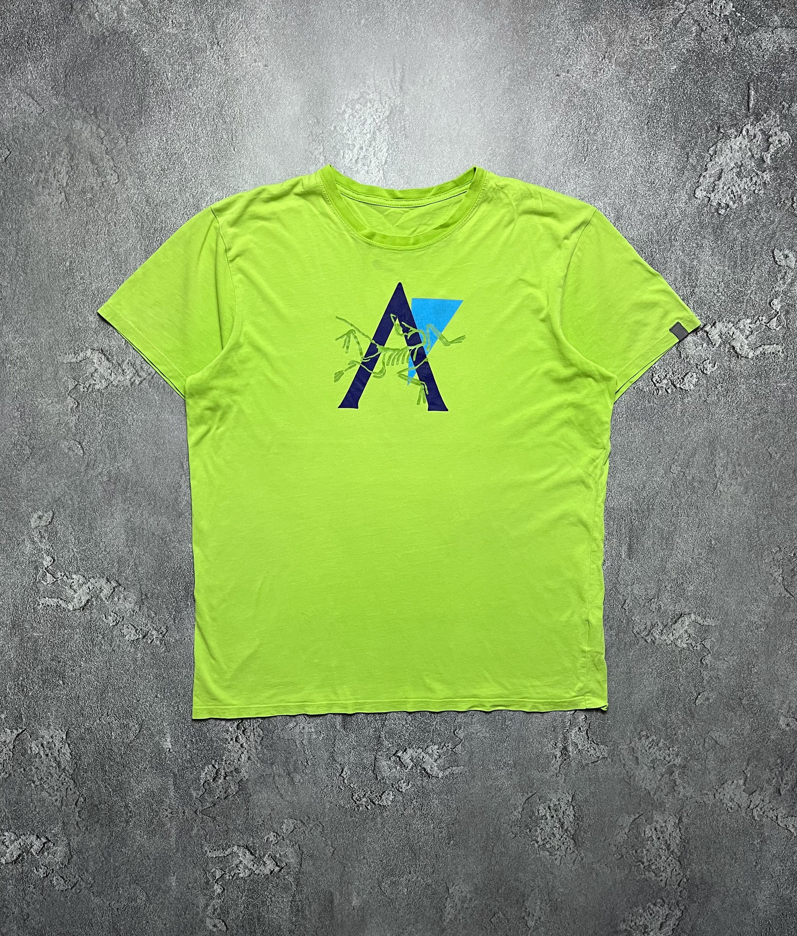 Arc'teryx Arcteryx big logo cotton olive green neon t shirt | Grailed