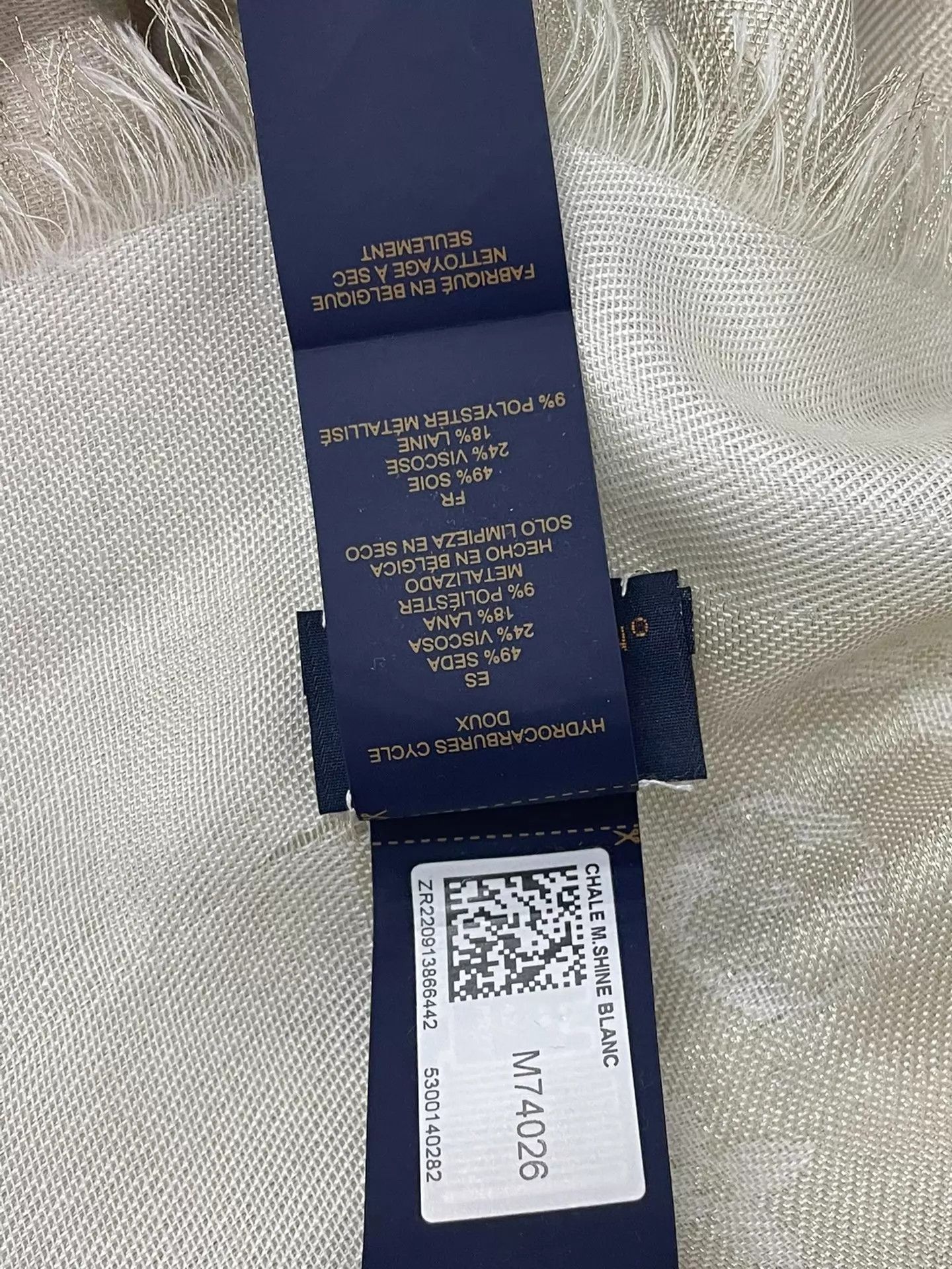 Louis Vuitton LV White Monogram Large Scarf New Size ONE SIZE - 7 Thumbnail