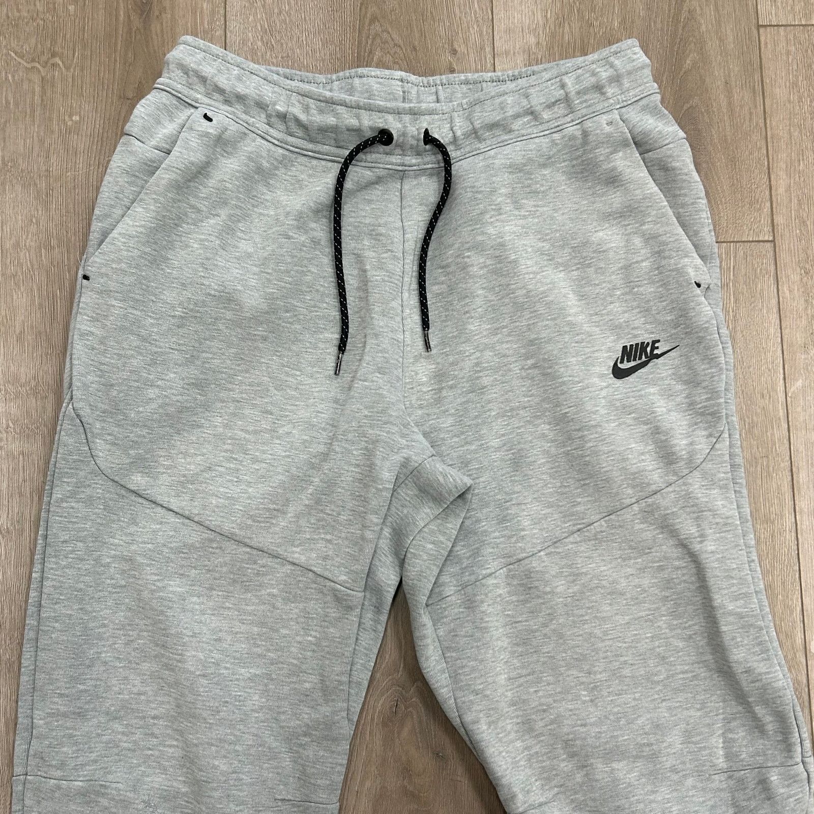 Nike Nike Tech Fleece Jogger Pants Sweatpants size Medium M Gray Size US 32 / EU 48 - 2 Thumbnail