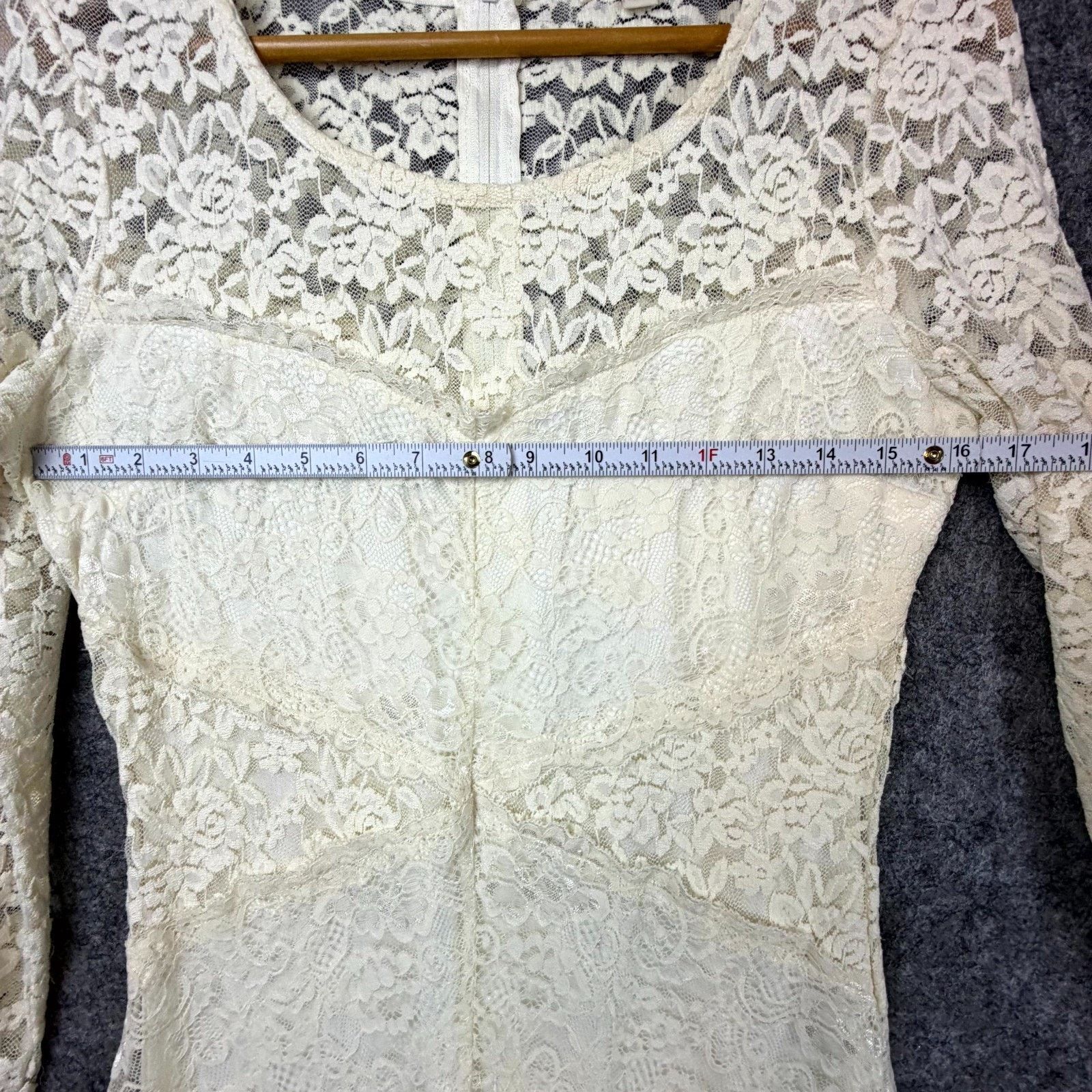 Guess Guess Bodycon Mini Dress Medium Lace Y2K Angelcore Feminine Size M / US 6-8 / IT 42-44 - 4 Thumbnail
