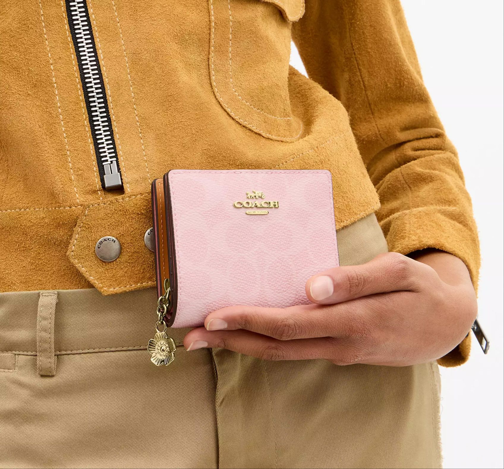 Coach Snap Wallet In Signature Canvas With Charm CEC34 Size ONE SIZE - 8 Thumbnail