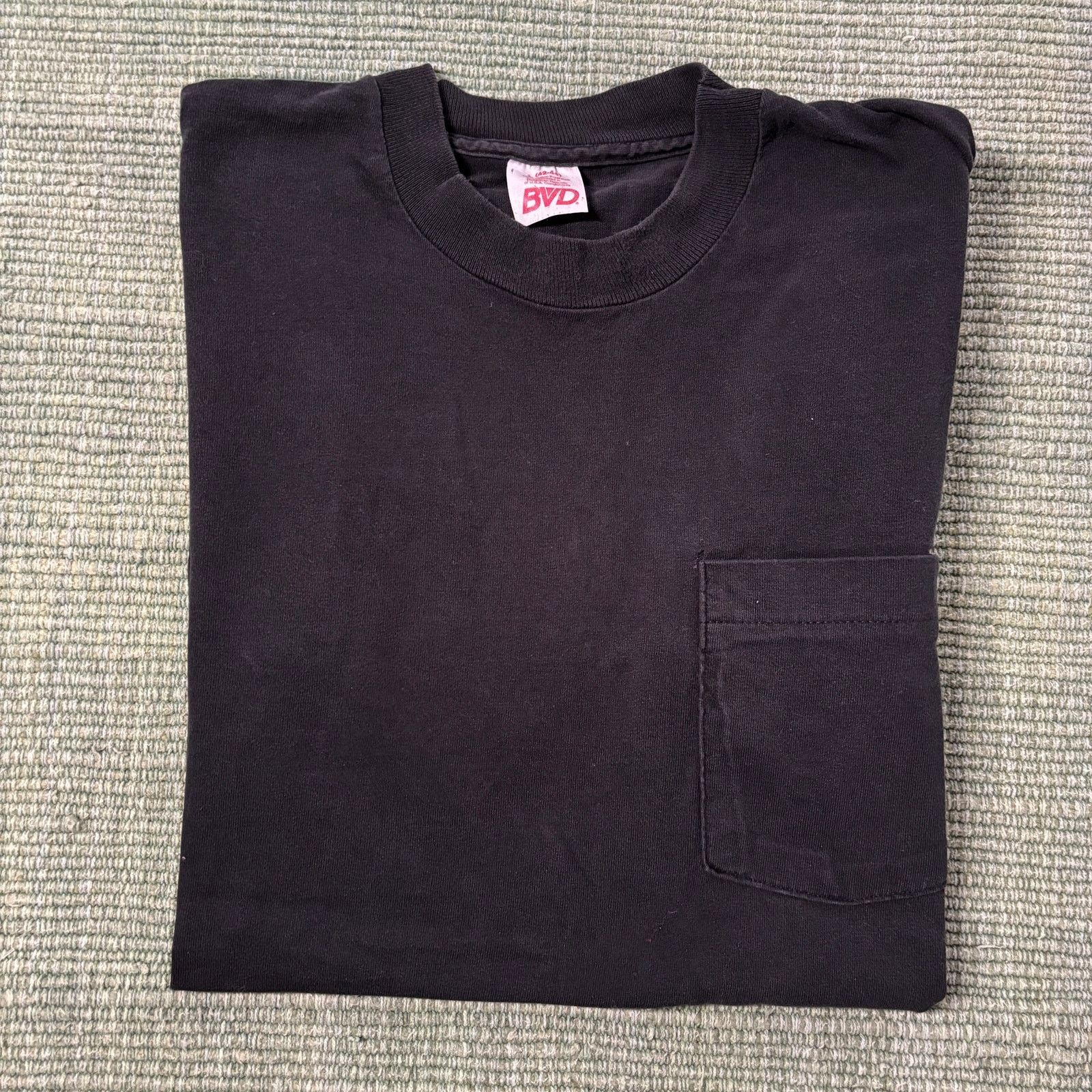 Vintage Vintage faded black pocket tee shirt 1990s size large Size US L / EU 52-54 / 3 - 1 Thumbnail