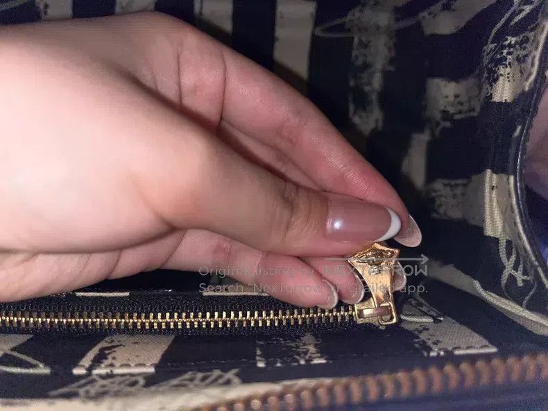 Vivienne Westwood Vivienne Westwood size os Vintage Black and Gold Saturn Han Size ONE SIZE - 7 Thumbnail