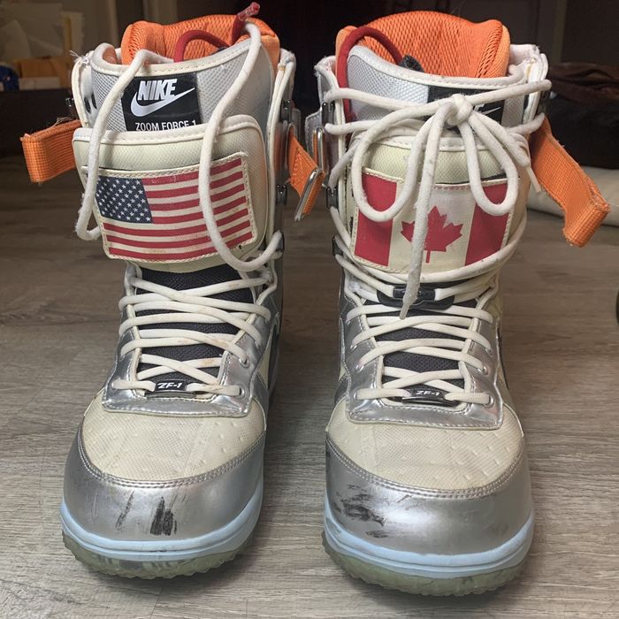 Danny kass hotsell nike snowboard boots