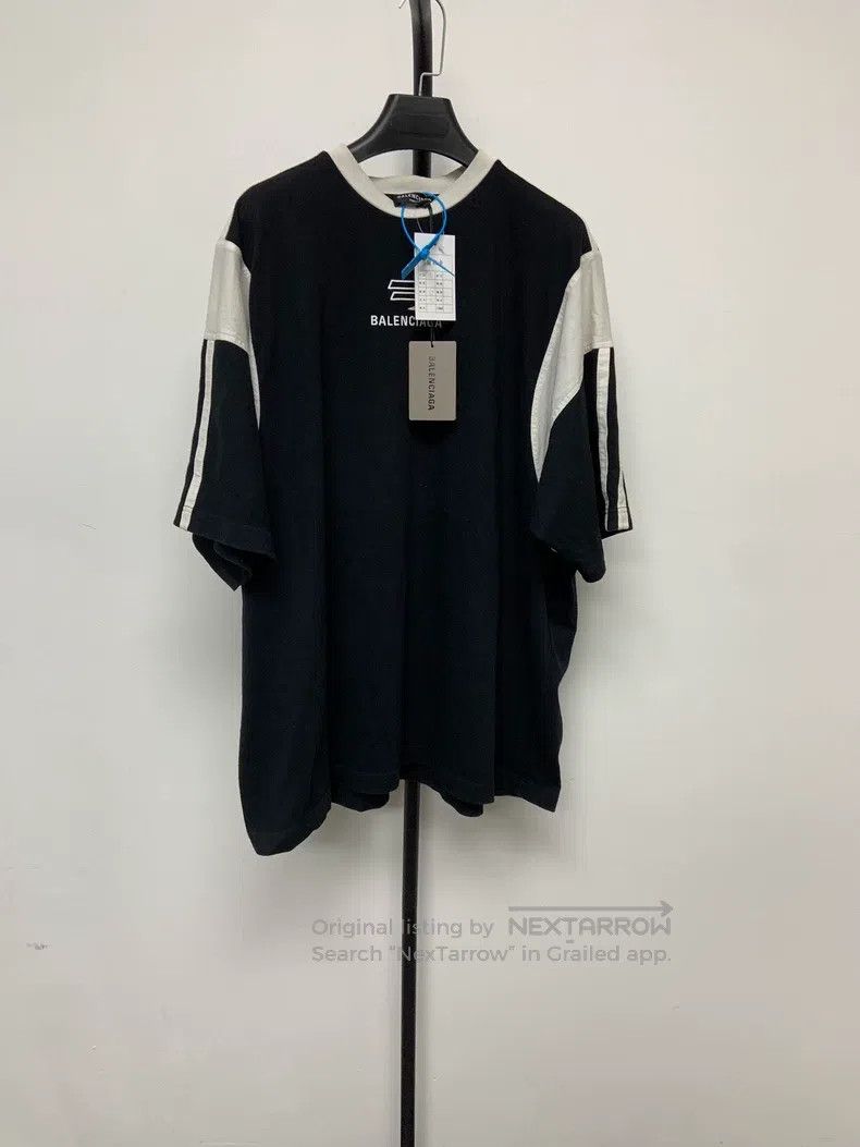 Balenciaga Balenciaga Colorful Alphabet Logo Print Loose Fit Round Ne Size US S / EU 44-46 / 1 - 1 Thumbnail