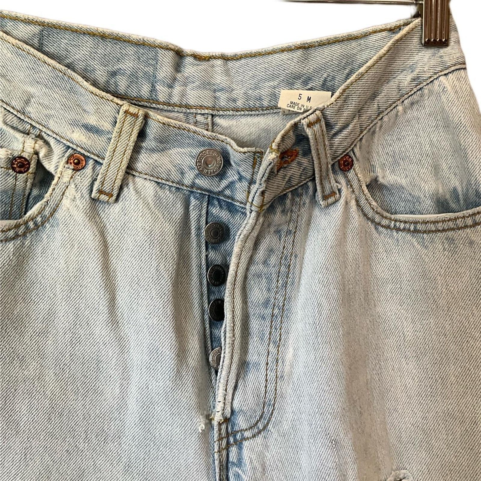 Levi's Vintage 90s grunge thrashed 501 light wash jeans Size 26" / US 2 / IT 38 - 6 Thumbnail