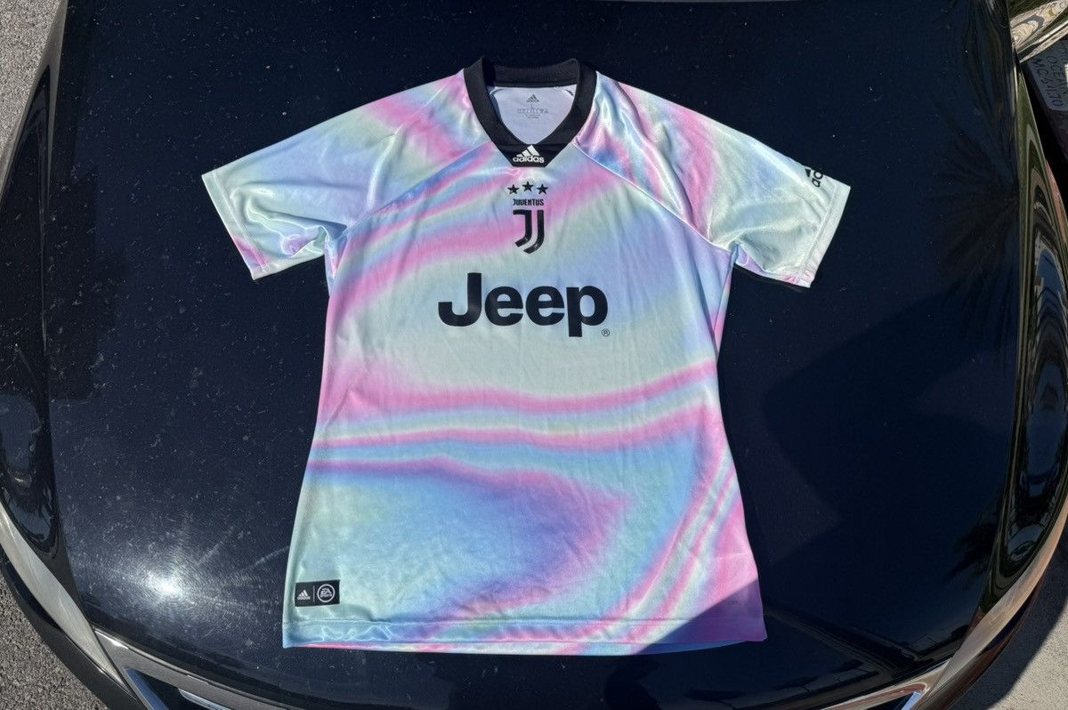 Adidas Adidas Juventus EA Soccer Jersey Rare Size US L / EU 52-54 / 3 - 1 Thumbnail