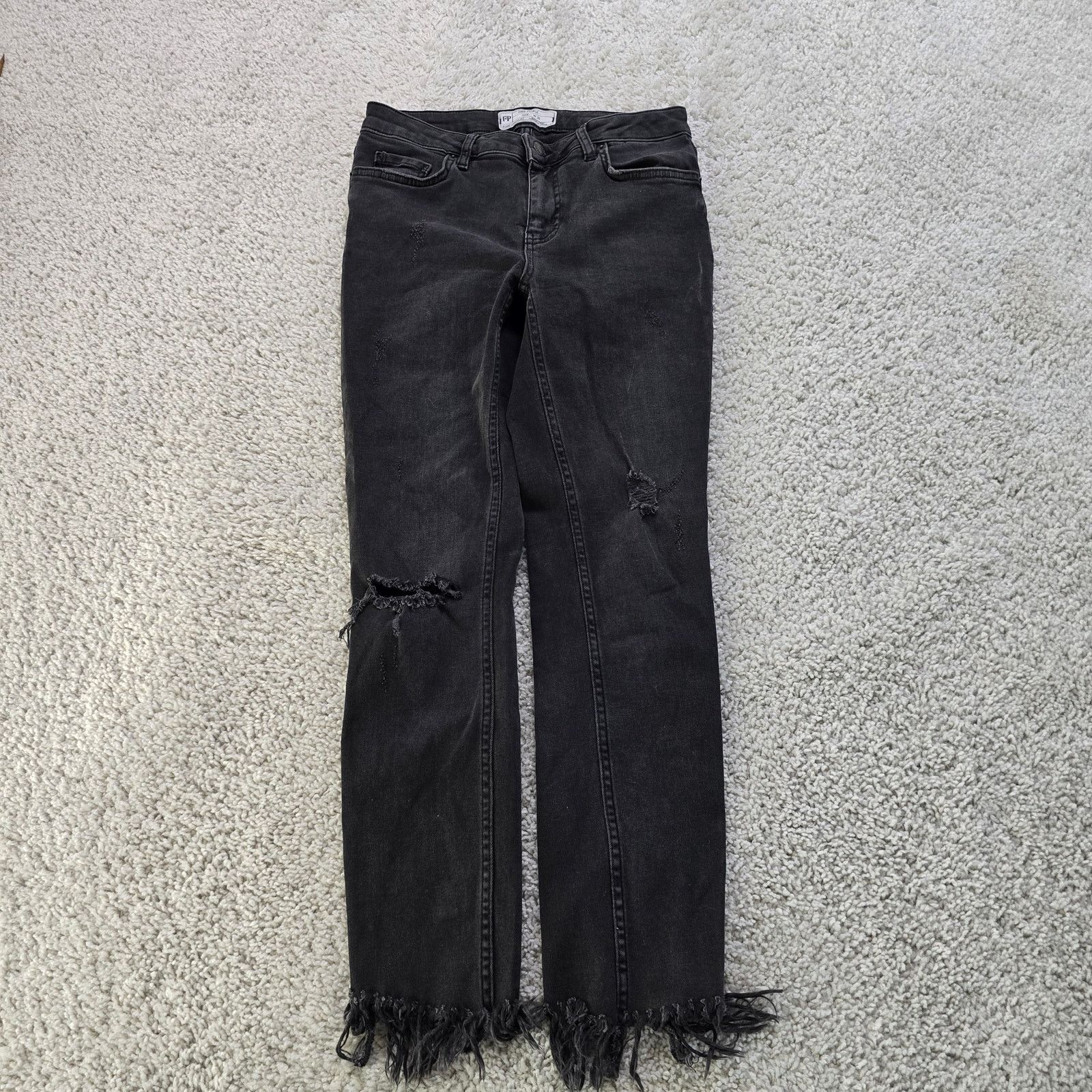 Free People Free People 26 x 26 Black wash Ripped Cuffed Skinny Jeans Size 26" / US 2 / IT 38 - 2 Thumbnail