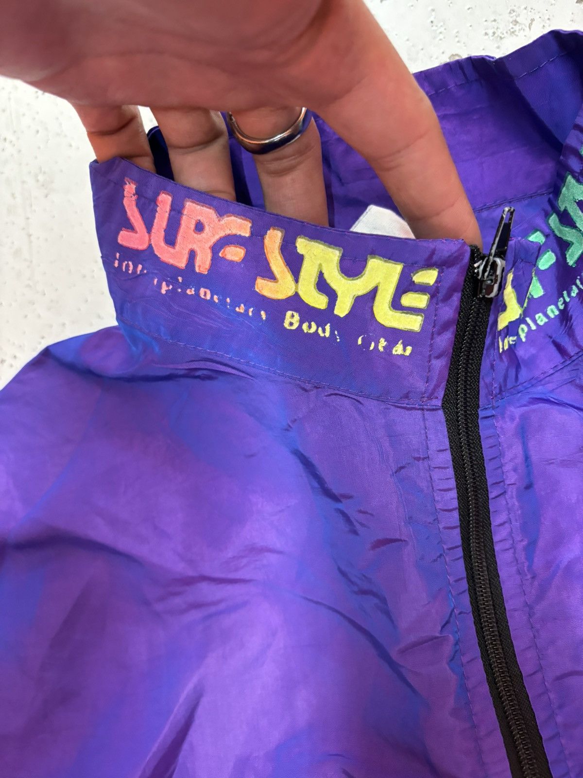 Vintage ***FINAL DROP***RARE 90s SURF STYLE OVERSIZED WINDBREAKER OS Size US XXL / EU 58 / 5 - 8 Thumbnail
