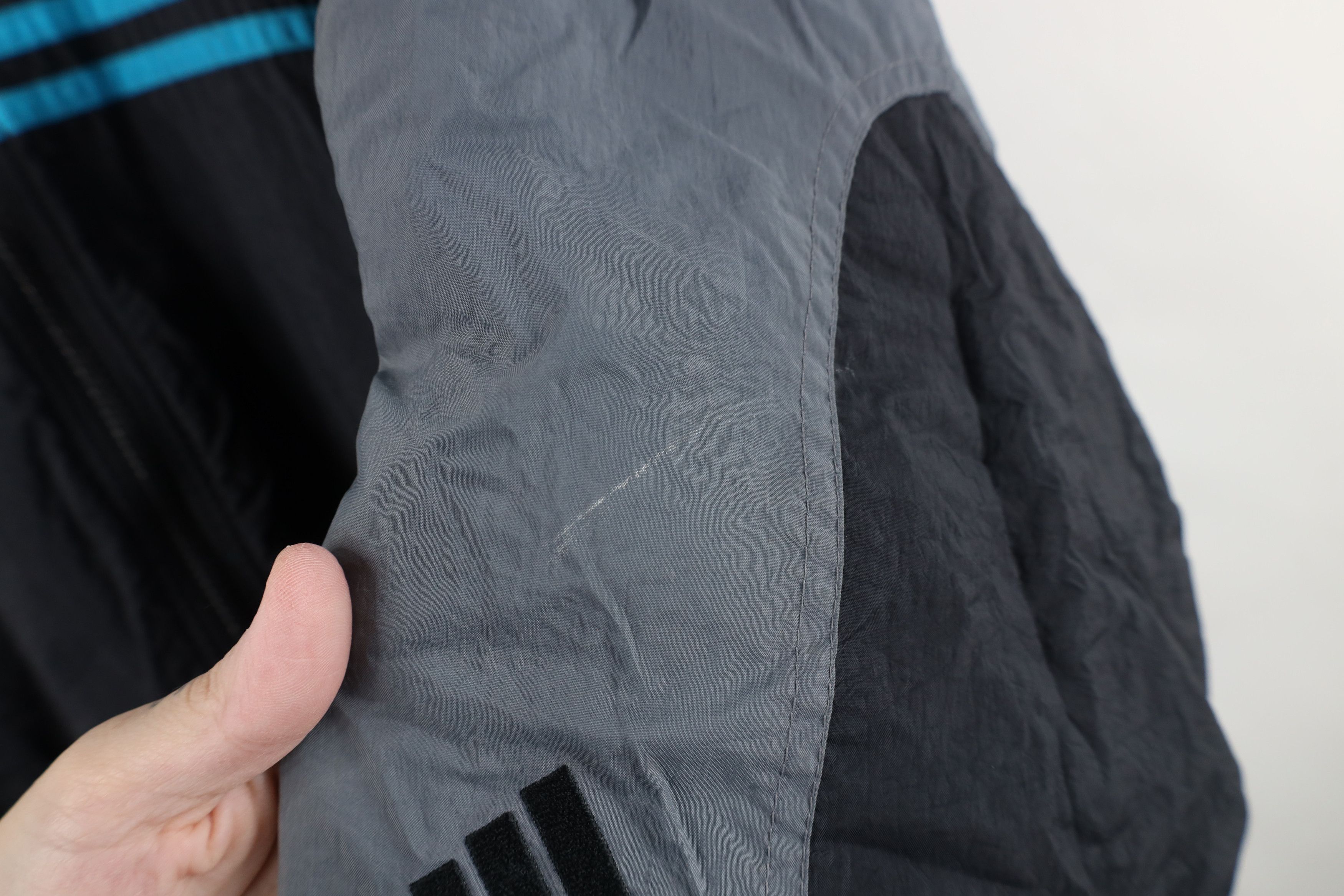 Adidas Vintage 90s Adidas Striped Reversible Bomber Jacket Size M / US 6-8 / IT 42-44 - 5 Thumbnail