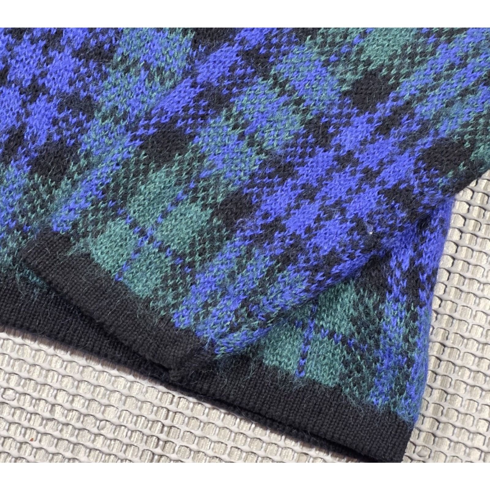 Gap **Vintage Gap Tartan Plaid Blue Green Womens Sweater Size L** User: Vintage Gap Tartan Plaid Blue Green Women's Large Sweater Size L / US 10 / IT 46 - 5 Thumbnail