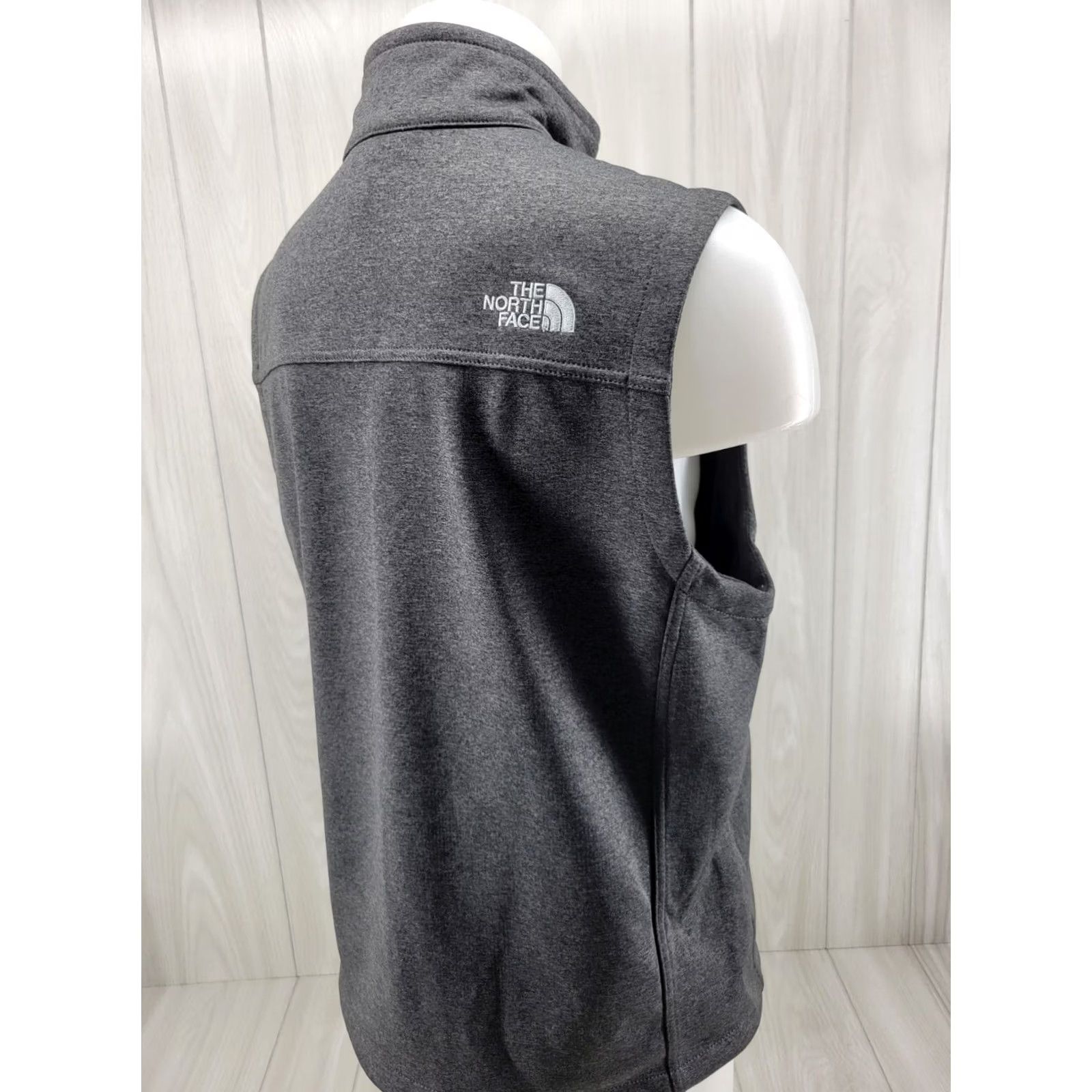 The North Face VINTAGE The North Face Windwall Vest Gray Full Zip Mens LRG Size US L / EU 52-54 / 3 - 5 Thumbnail