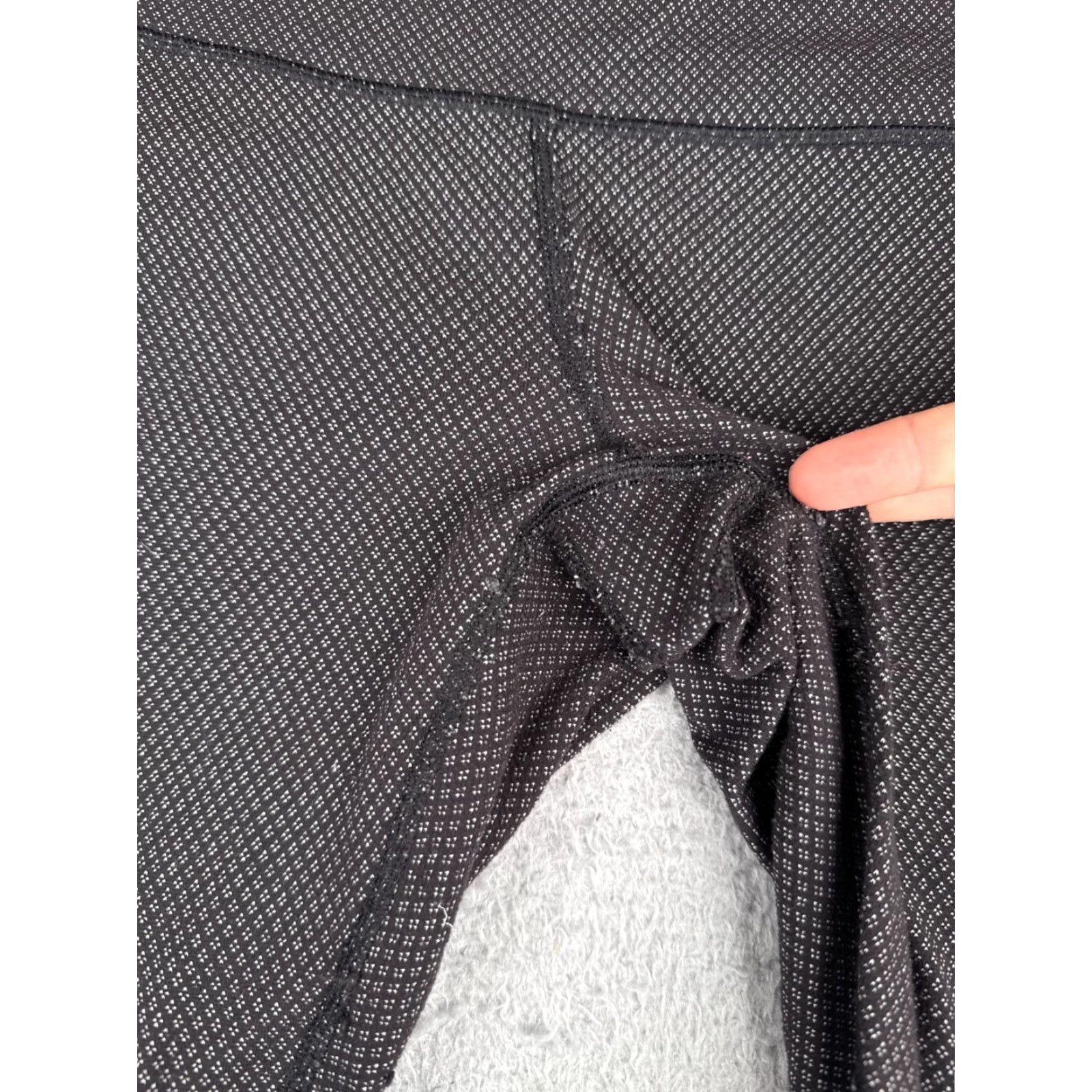Lululemon Lululemon Wunder Under Pant Women 8 Gray Print Roll Down Diamond Dot Leggings Skinny Inseam 30 in Activewear Yoga Size 30" / US 8 / IT 44 - 5 Thumbnail