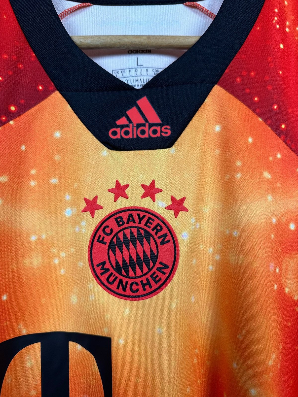Adidas Adidas Bayern Munich Alaba #27 Special Kit Limited Edition Size US L / EU 52-54 / 3 - 8 Thumbnail
