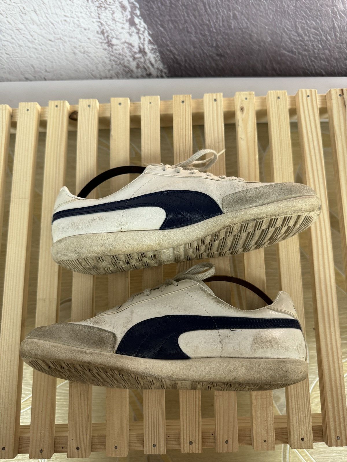 Puma Puma Top Winner sz 6 vintage white leather low top sneakers Size US 7 / EU 40 - 6 Thumbnail