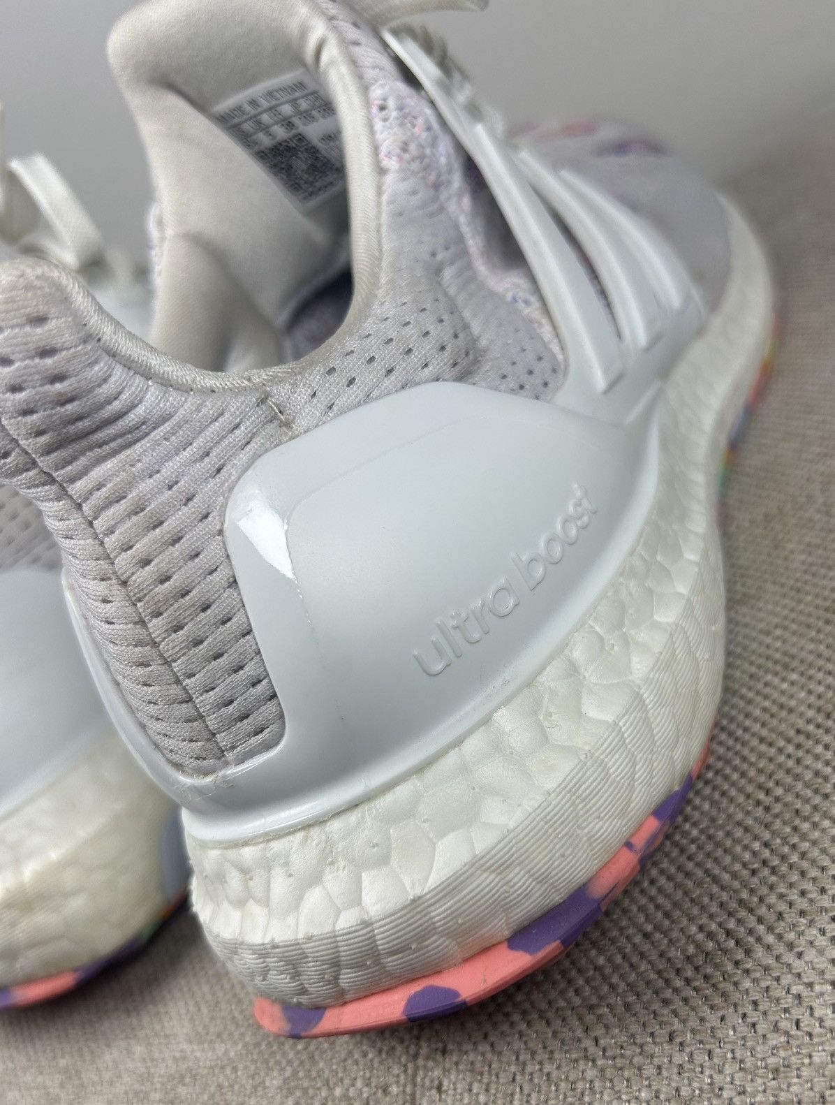 Adidas Adidas Ultra Boost 1.0 DNA Valentine's Day Hearts Sneakers Size US 6.5 / IT 36.5 - 9 Thumbnail