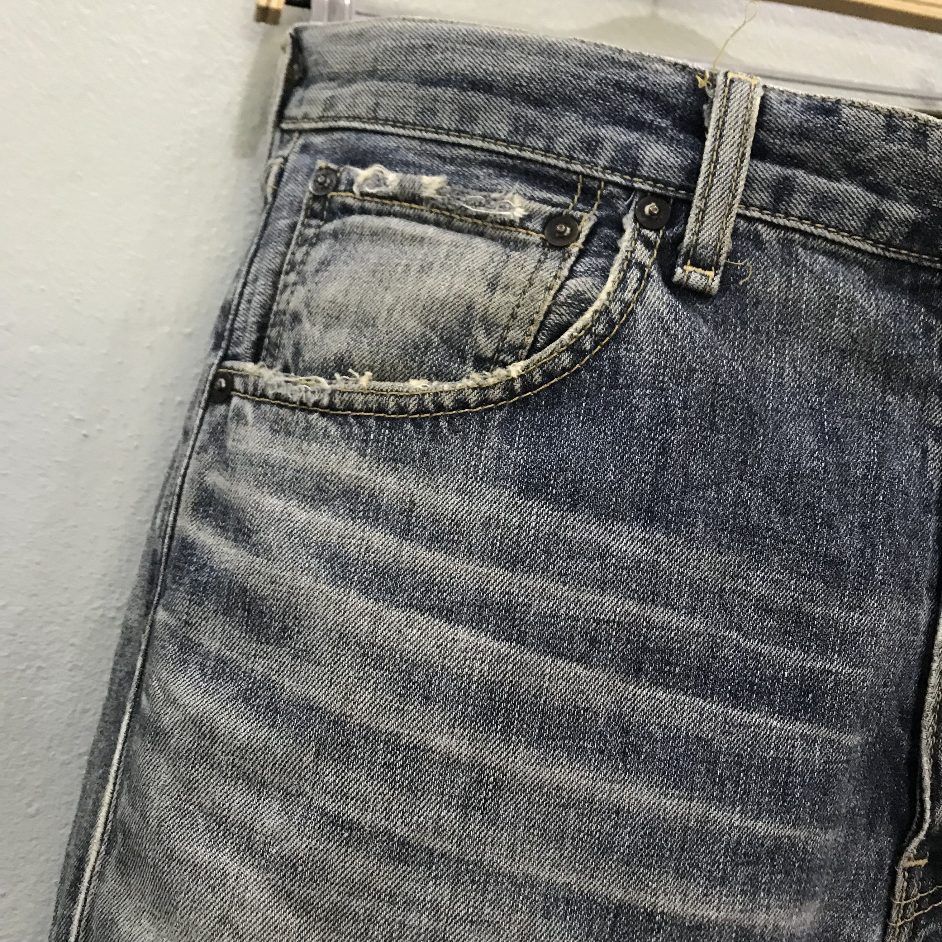 Levi's Vintage Levi's 501 Japan Jeans Distressed Light Wash Size US 32 / EU 48 - 8 Thumbnail