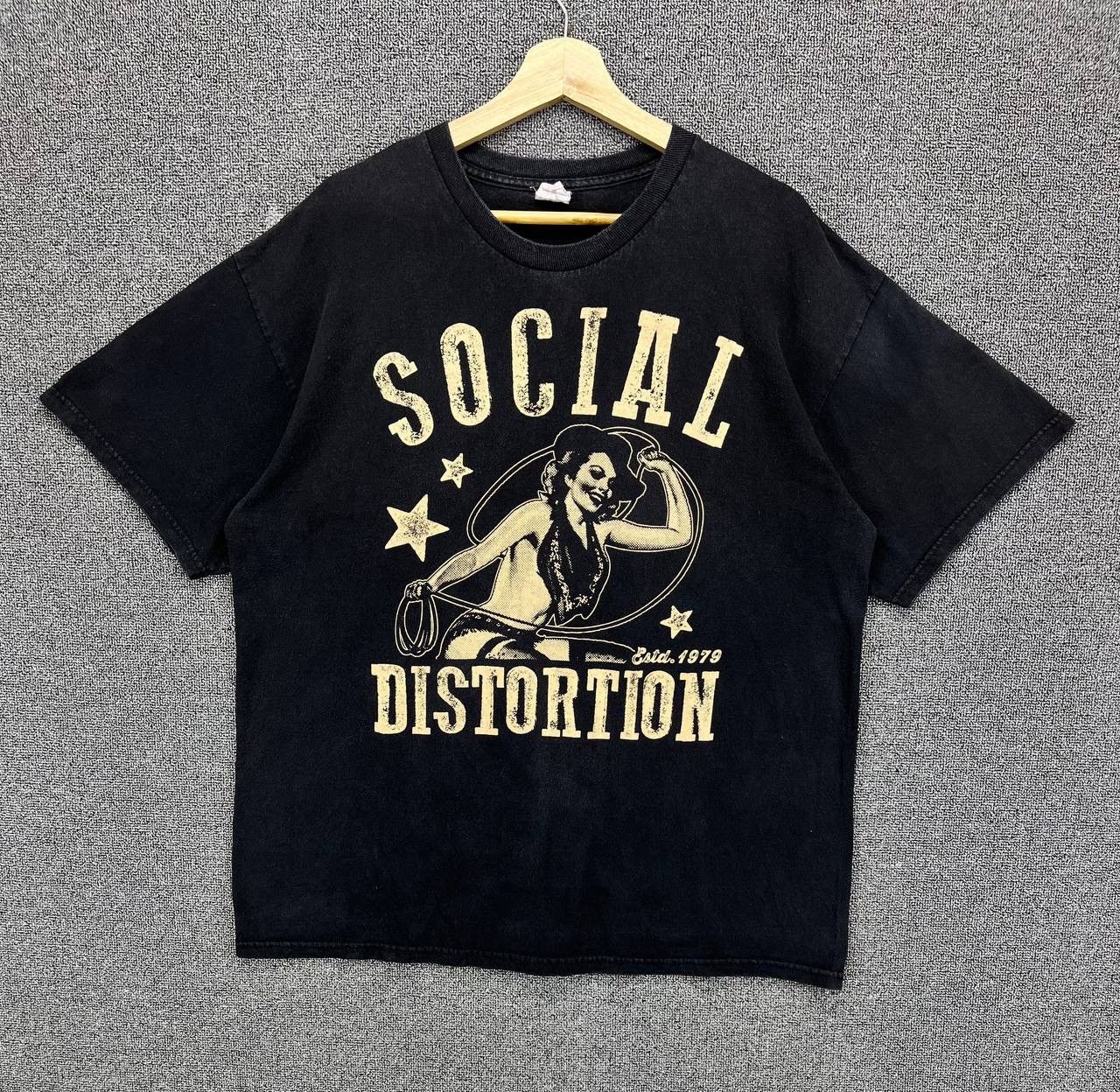 Band Tees Vintage Y2k Social Distortion Punk Rock Band Tees T Shirts Size US XL / EU 56 / 4 - 1 Thumbnail