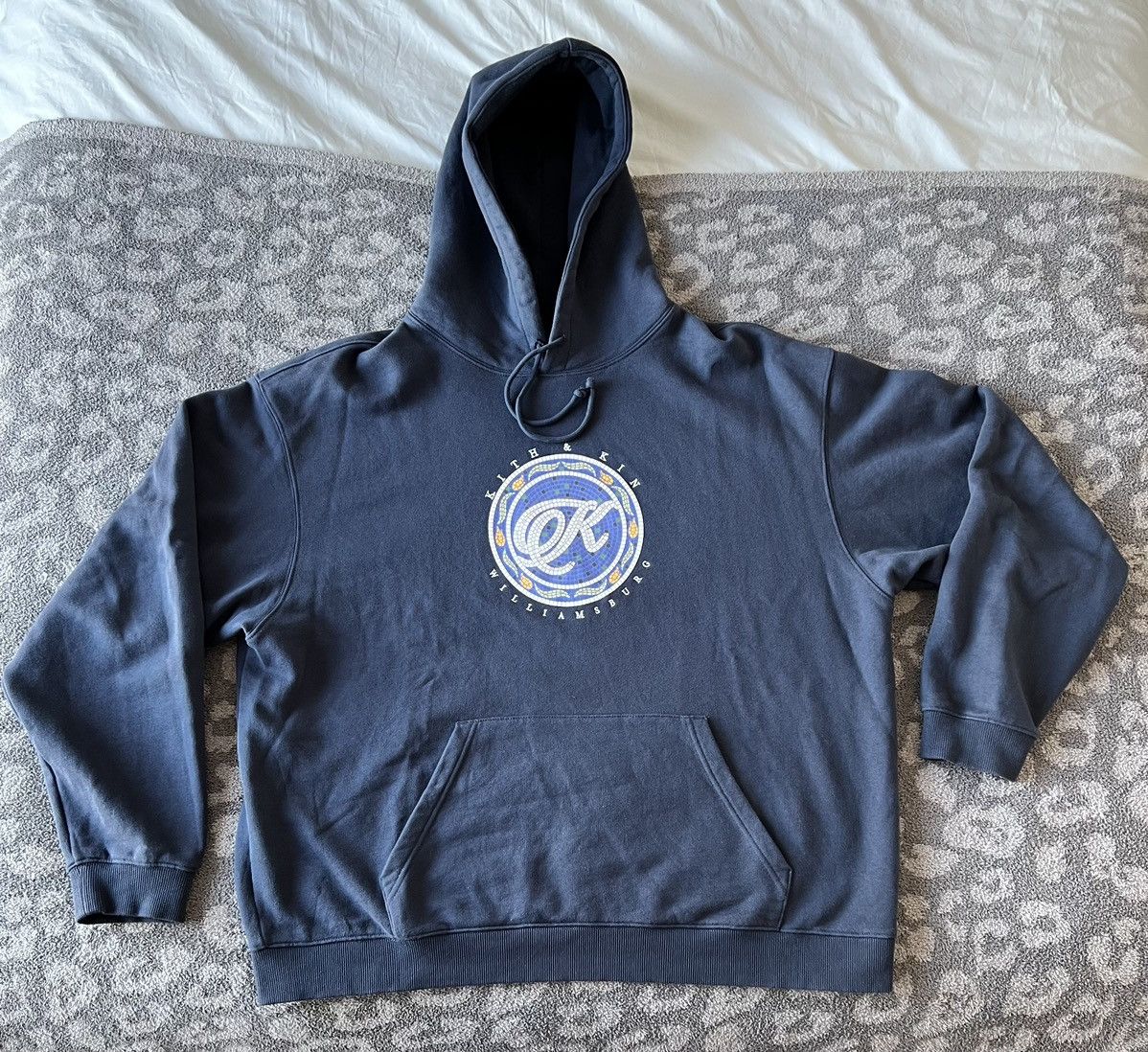 Image of Kith Williamsburg Opening Crest Hoodie Mens in Navy (Size 2XL)