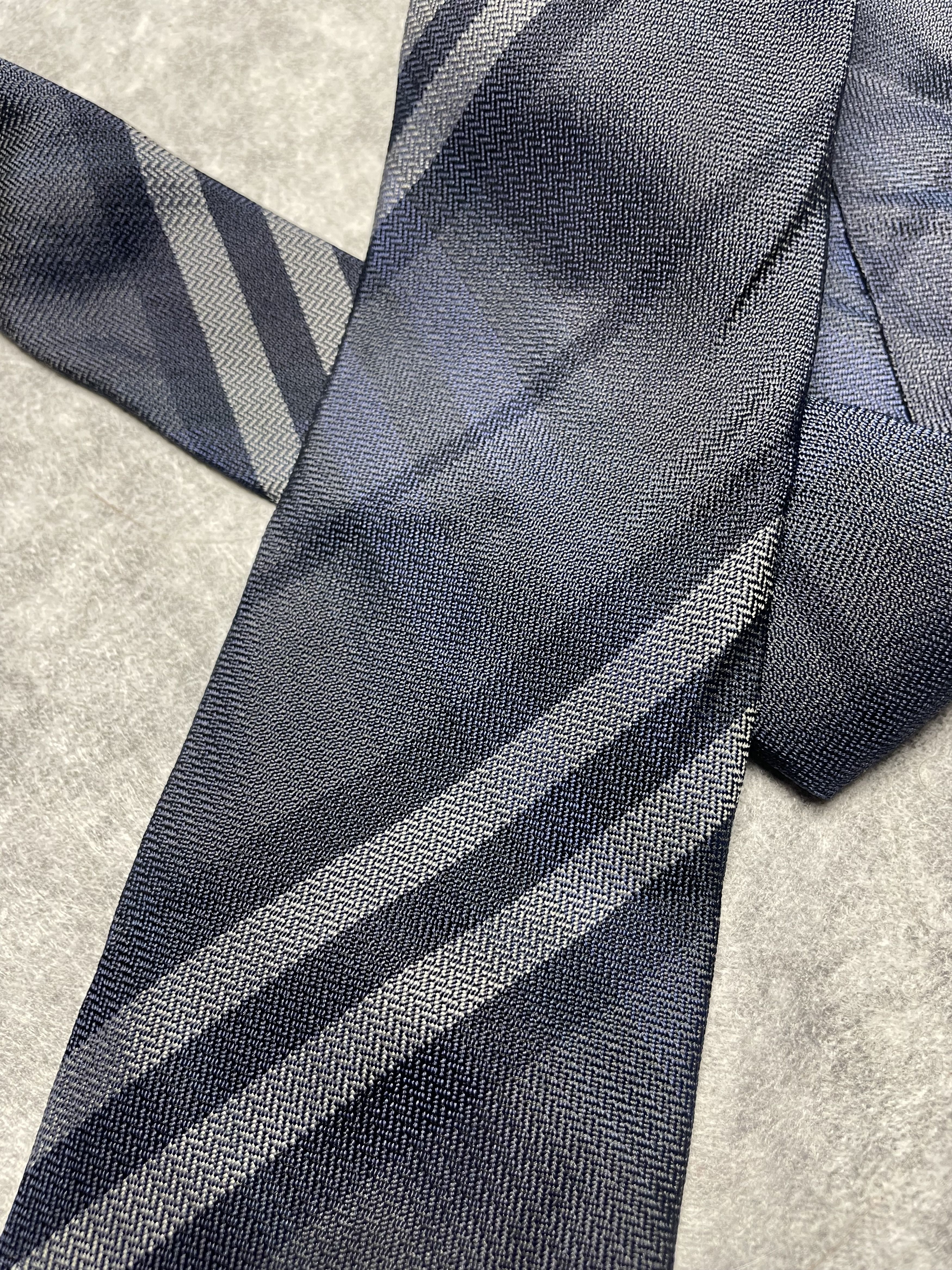 Burberry Burberry London Gray Blue Striped Plaid Silk Mens Tie Size ONE SIZE - 3 Thumbnail