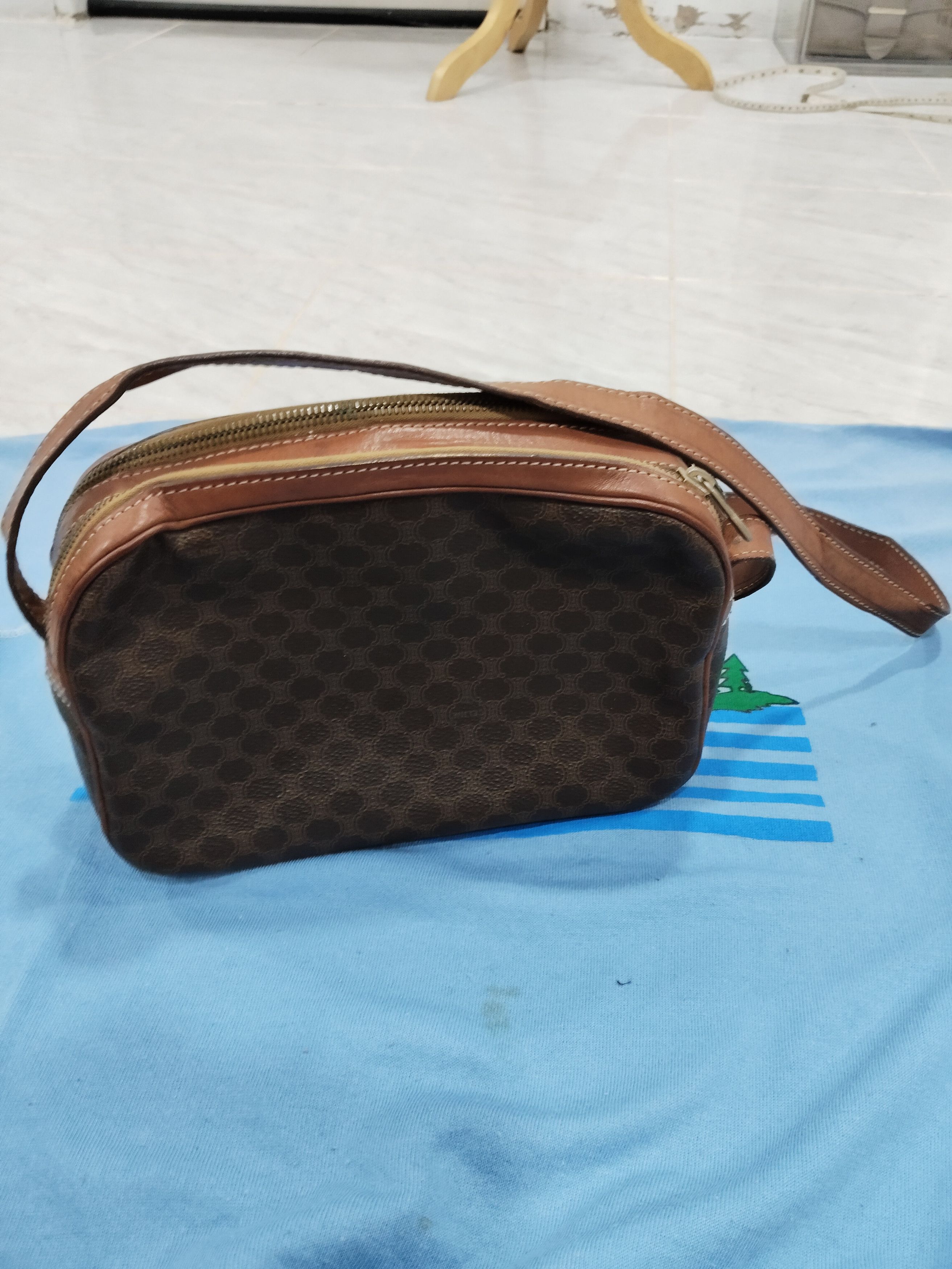 Celine × Vintage Vintage Celine Leather Crossbody Bag Size ONE SIZE - 6 Thumbnail