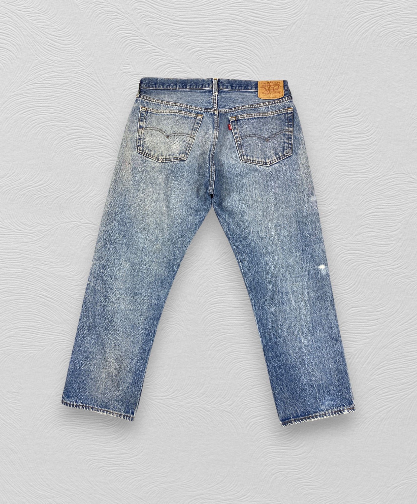 Levi's 80's Blue Wash Vintage Levi's 501 35x27.5 Denim -JN1592 Size US 35 - 2 Thumbnail
