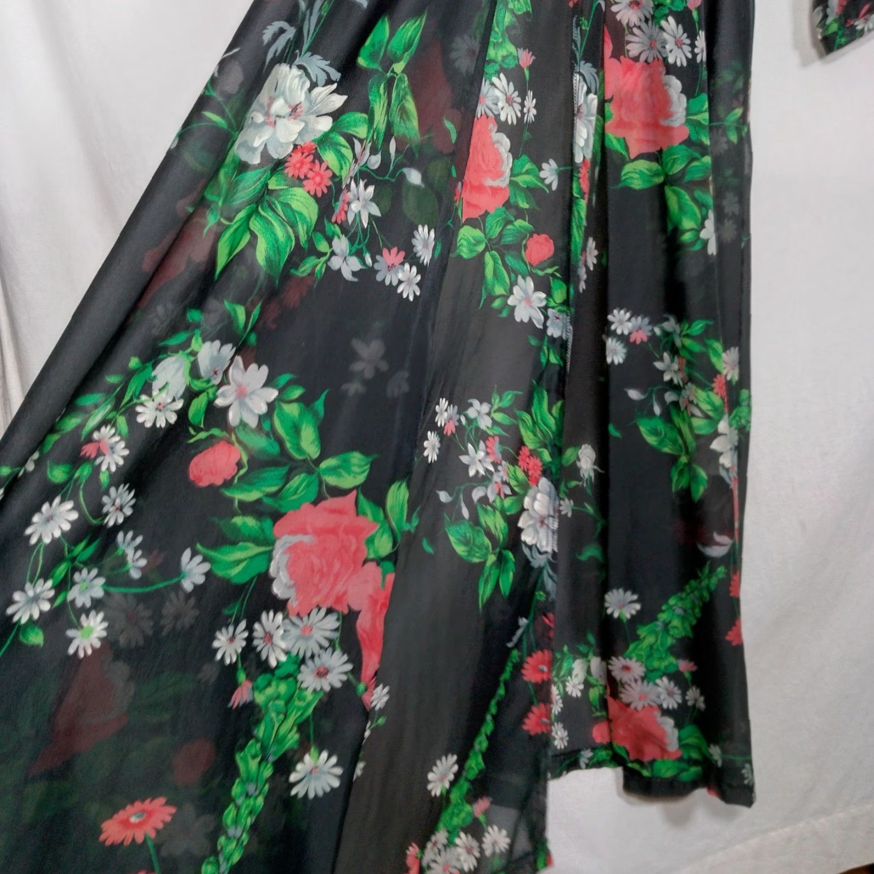 Vintage VINTAGE 1970s Sheer Dress Robe Cover Up Maxi Black Daisy Floral Bohemian Women Size 5/6 Size S / US 4 / IT 40 - 6 Thumbnail