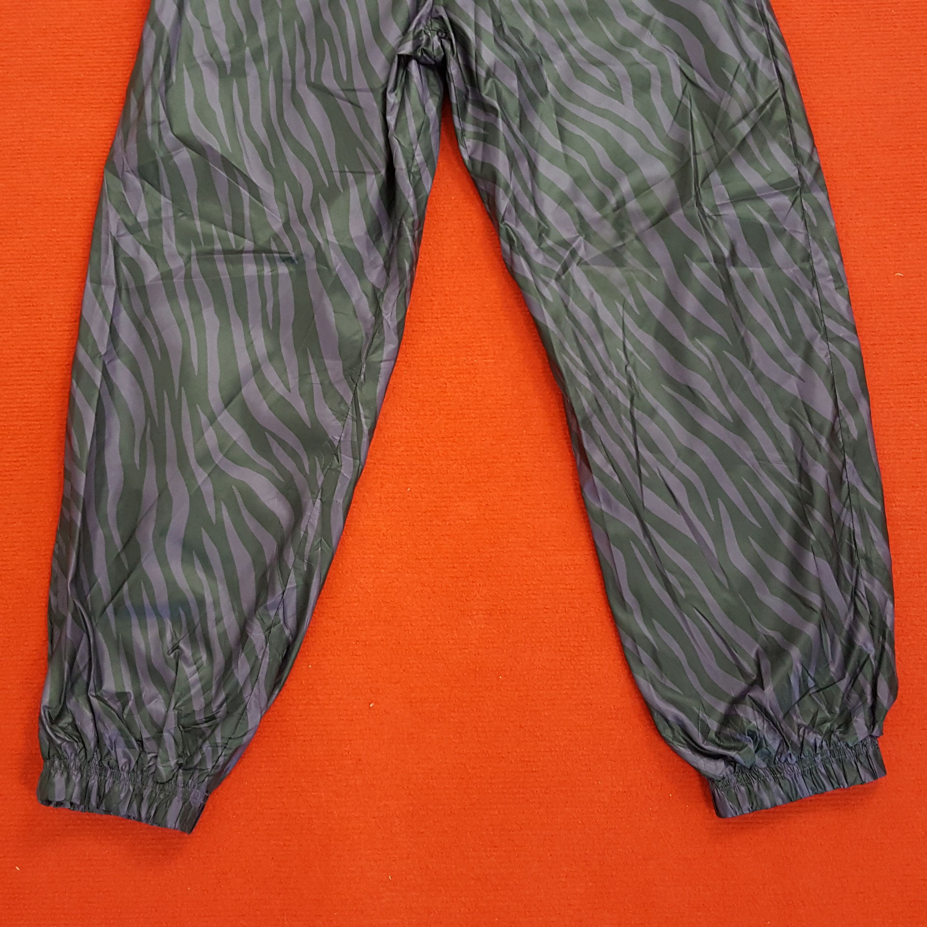 Nike × Vintage Nike Small Logo Design Sportswear Pants Size US 28 / EU 44 - 6 Thumbnail