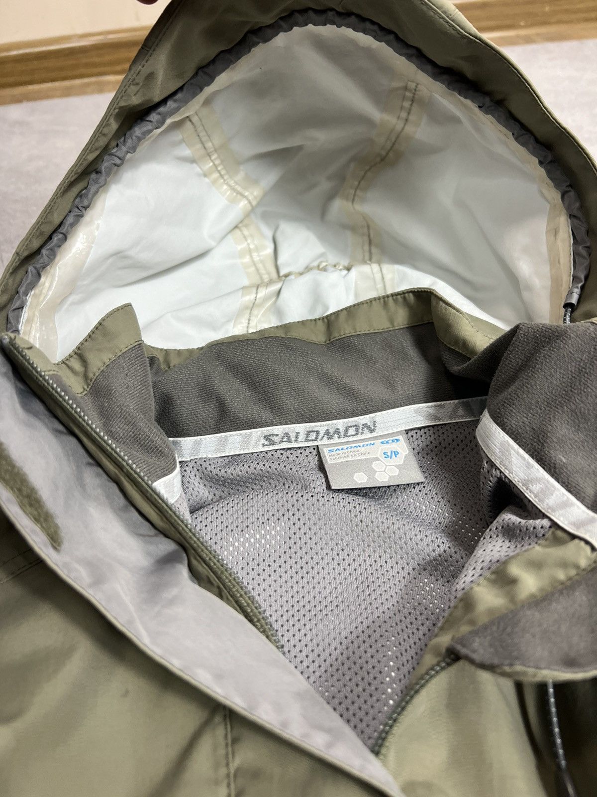 Salomon Vintage 00’s Salomon Gorpcore Ski Women Waterproof Jacket Size US S / EU 44-46 / 1 - 7 Thumbnail