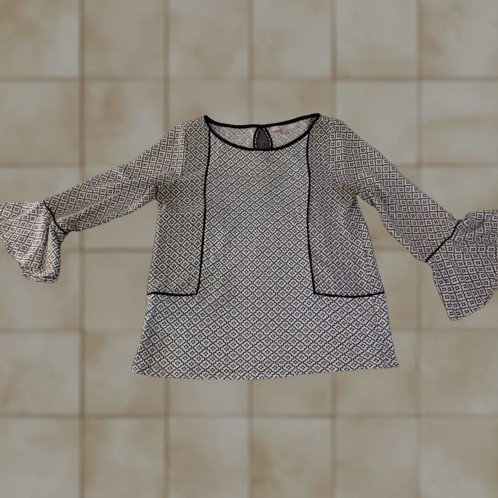 Loft LOFT Blouse Womens S White Geometric Bell Sleeve Round Neck Pullover Knit Rayon Sheer Lightweight Casual Regular Basic Short Sleeve? Size S / US 4 / IT 40 - 1 Thumbnail