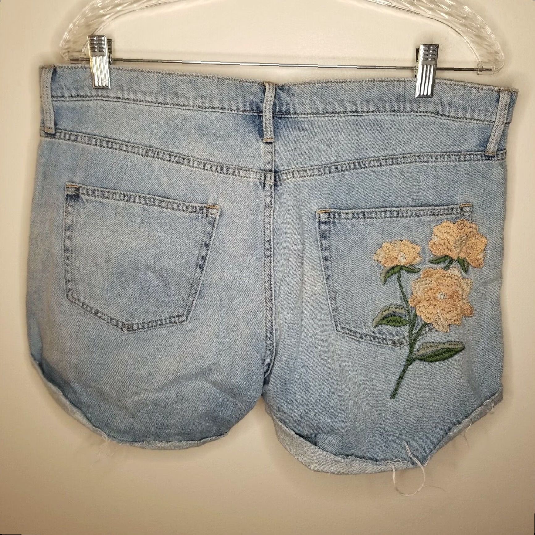 Gap Gap Boyfriend Jeans Shorts Womens Embroidered Floral Blue Size 31 Regular Size 24" / US 00 / IT 34 - 4 Thumbnail