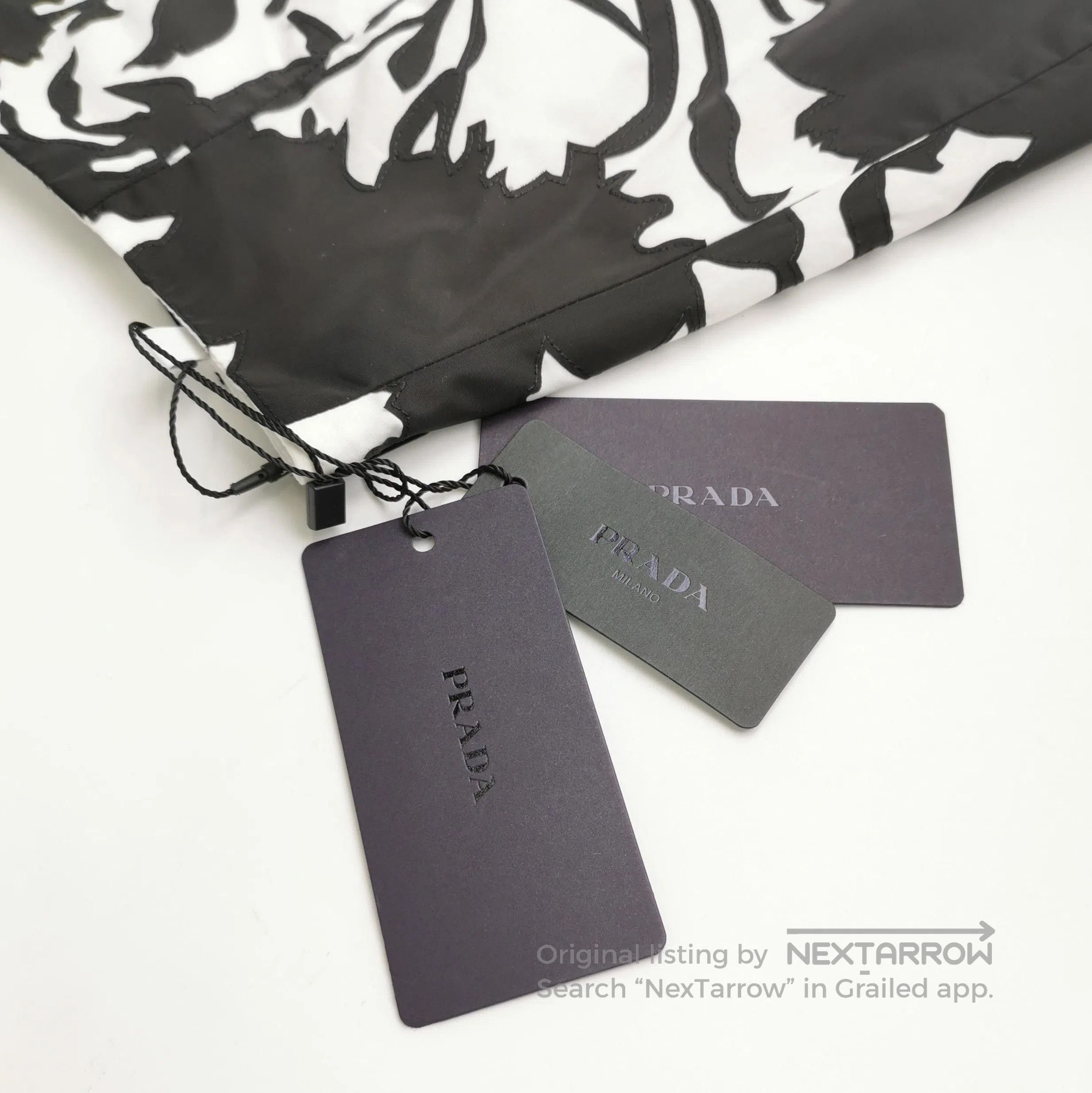 Prada Prada Black and White Floral Cotton Shorts . Size 22" - 1 Thumbnail