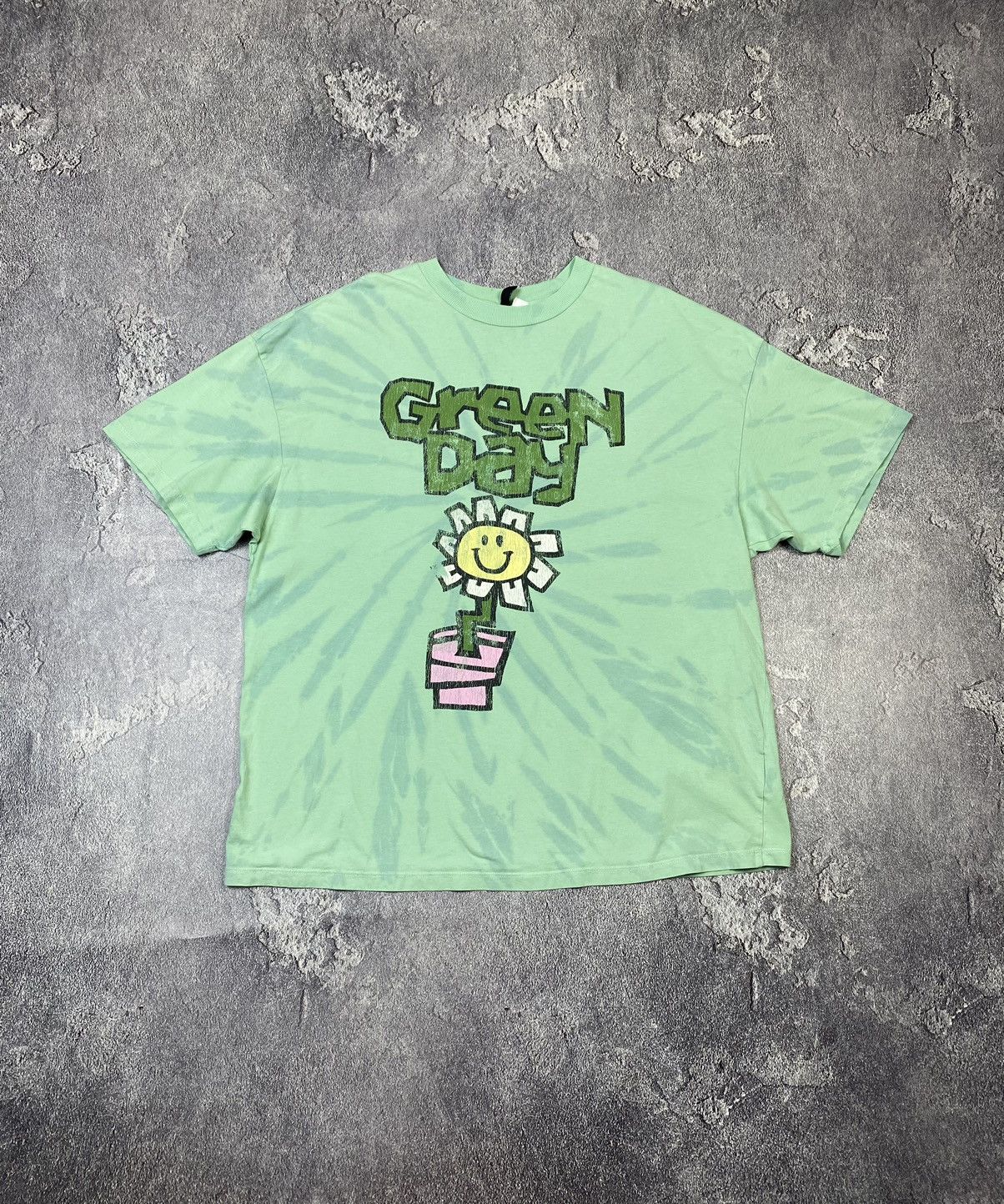 Band Tees Y2K Green Day Flower Logo T-shirt Size L Rock Band Tee Size US L / EU 52-54 / 3 - 1 Thumbnail