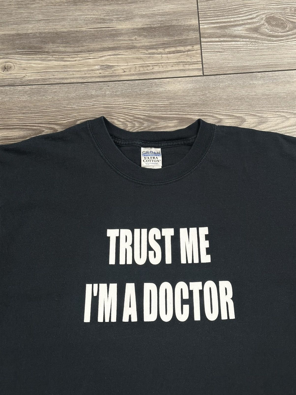 Gildan Y2K “Trust Me I’m A Doctor” Funny T Shirt Size US L / EU 52-54 / 3 - 2 Thumbnail