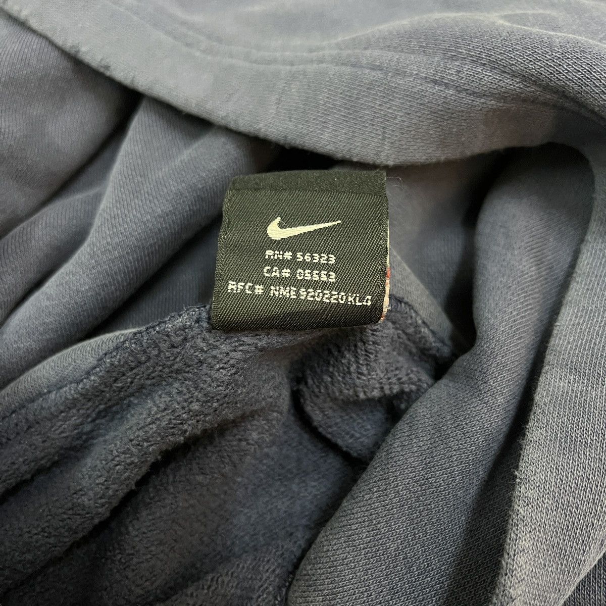 Nike × Vintage Vintage 90s Nike Team Centre Logo Hoodie Size US L / EU 52-54 / 3 - 9 Thumbnail