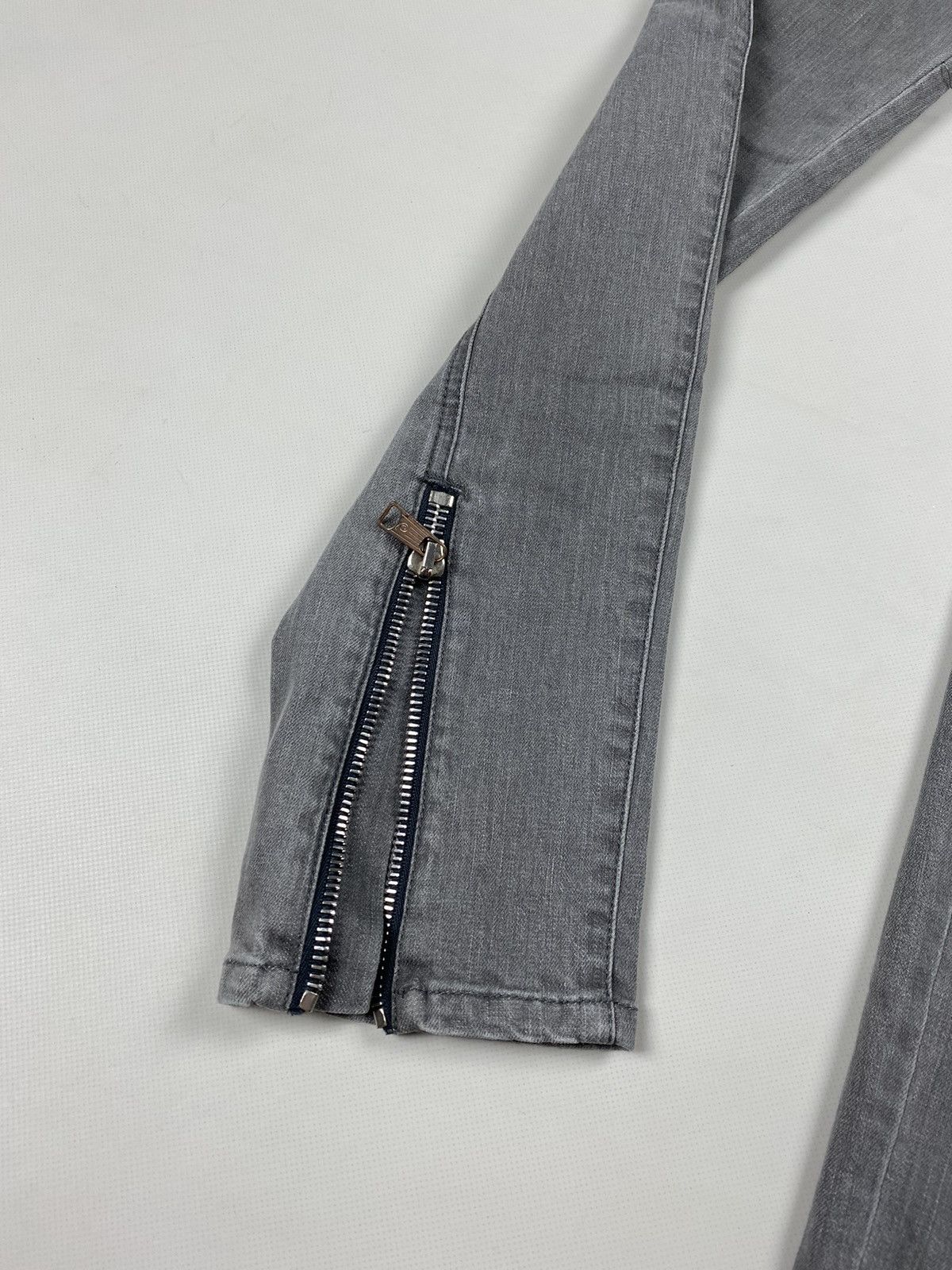 Alexander McQueen Alexander McQueen vintage ladies ankle zip jeans size 42 Size 28" / US 6 / IT 42 - 9 Thumbnail