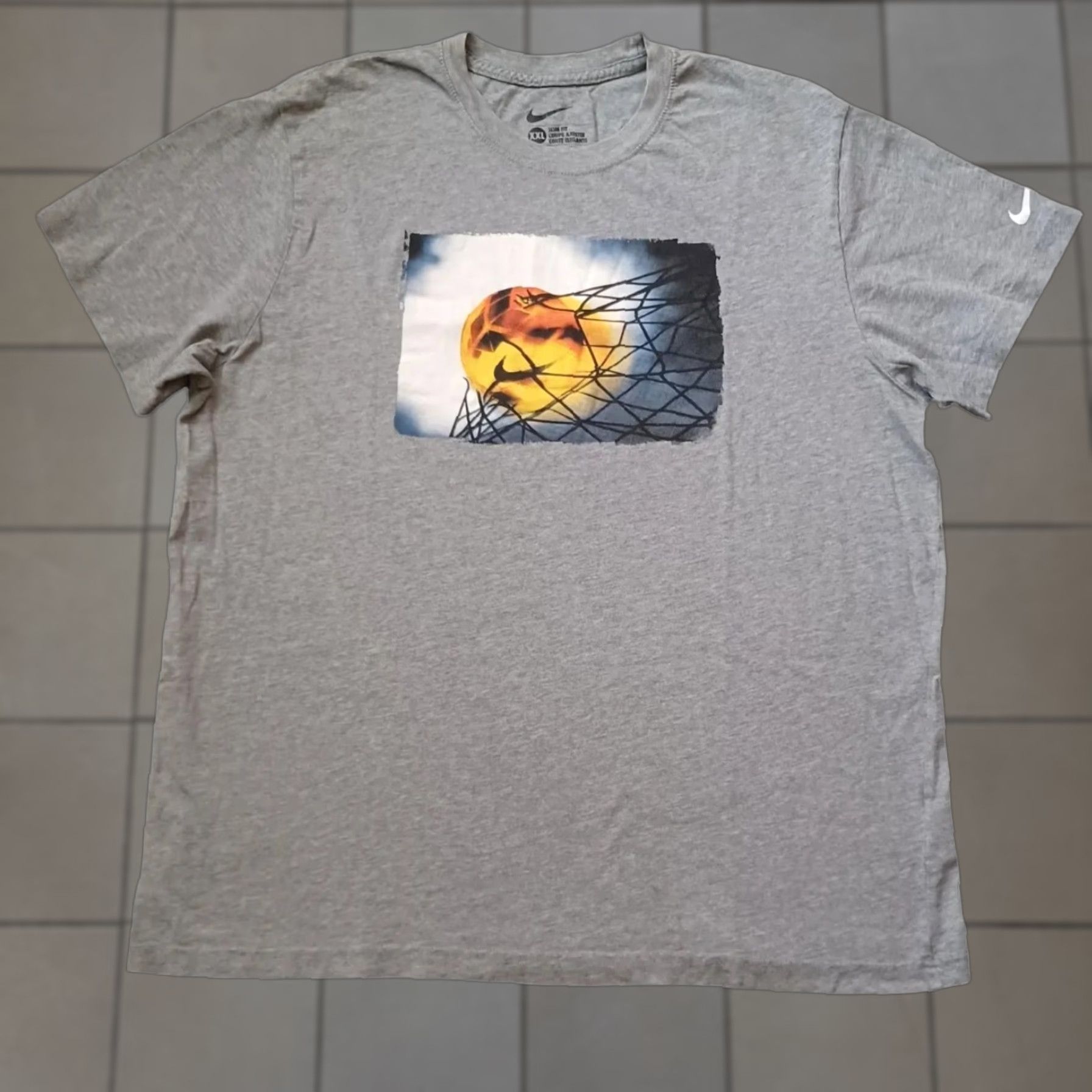Nike Nike T Shirt Mens XXL Gray Slim Fit Score Graphic Brasil Net Soccer Ball Swoosh Size US XXL / EU 58 / 5 - 1 Thumbnail