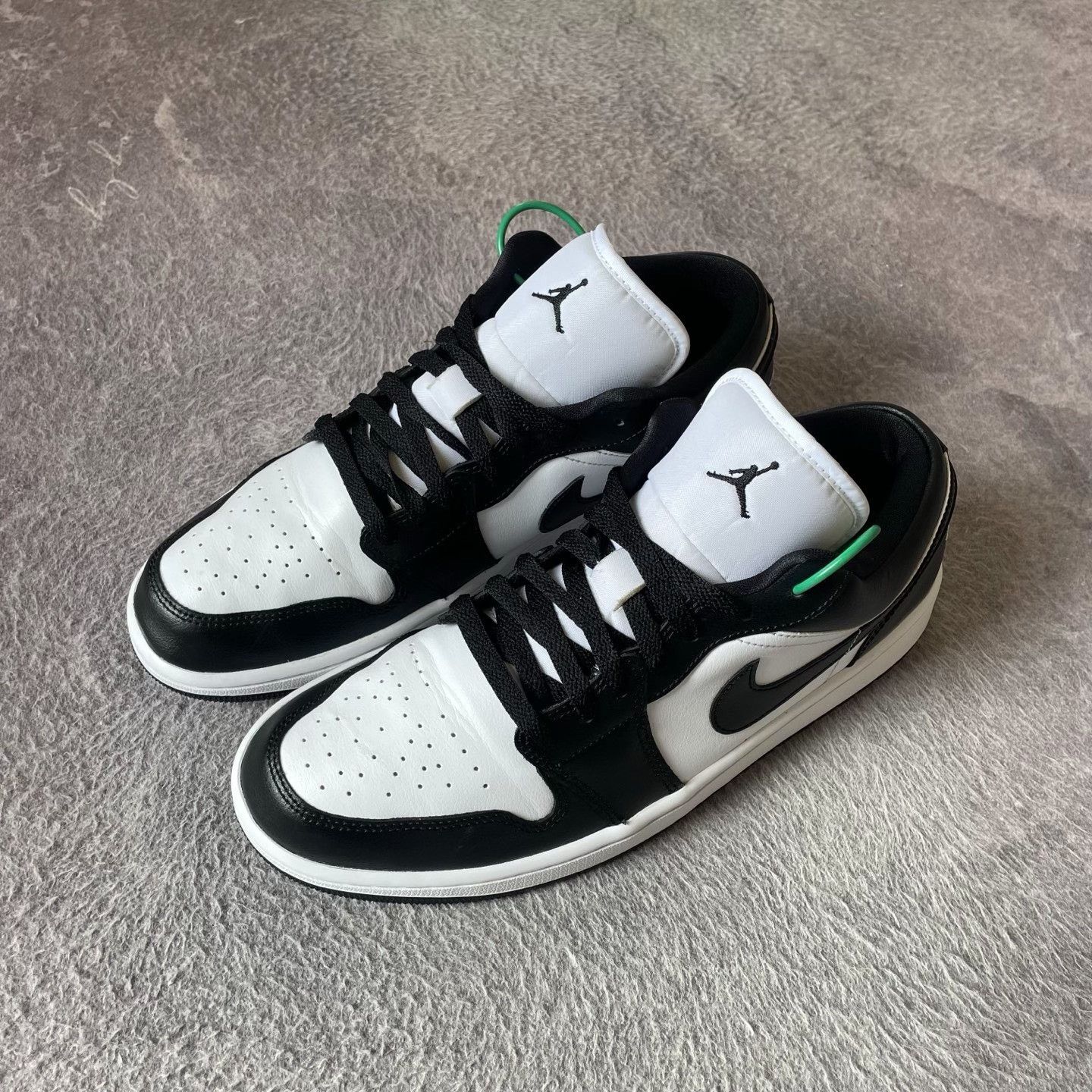 Nike Nike Black Lowtop Sneakers 44 Men Size US 10.5 / EU 43-44 - 1 Thumbnail