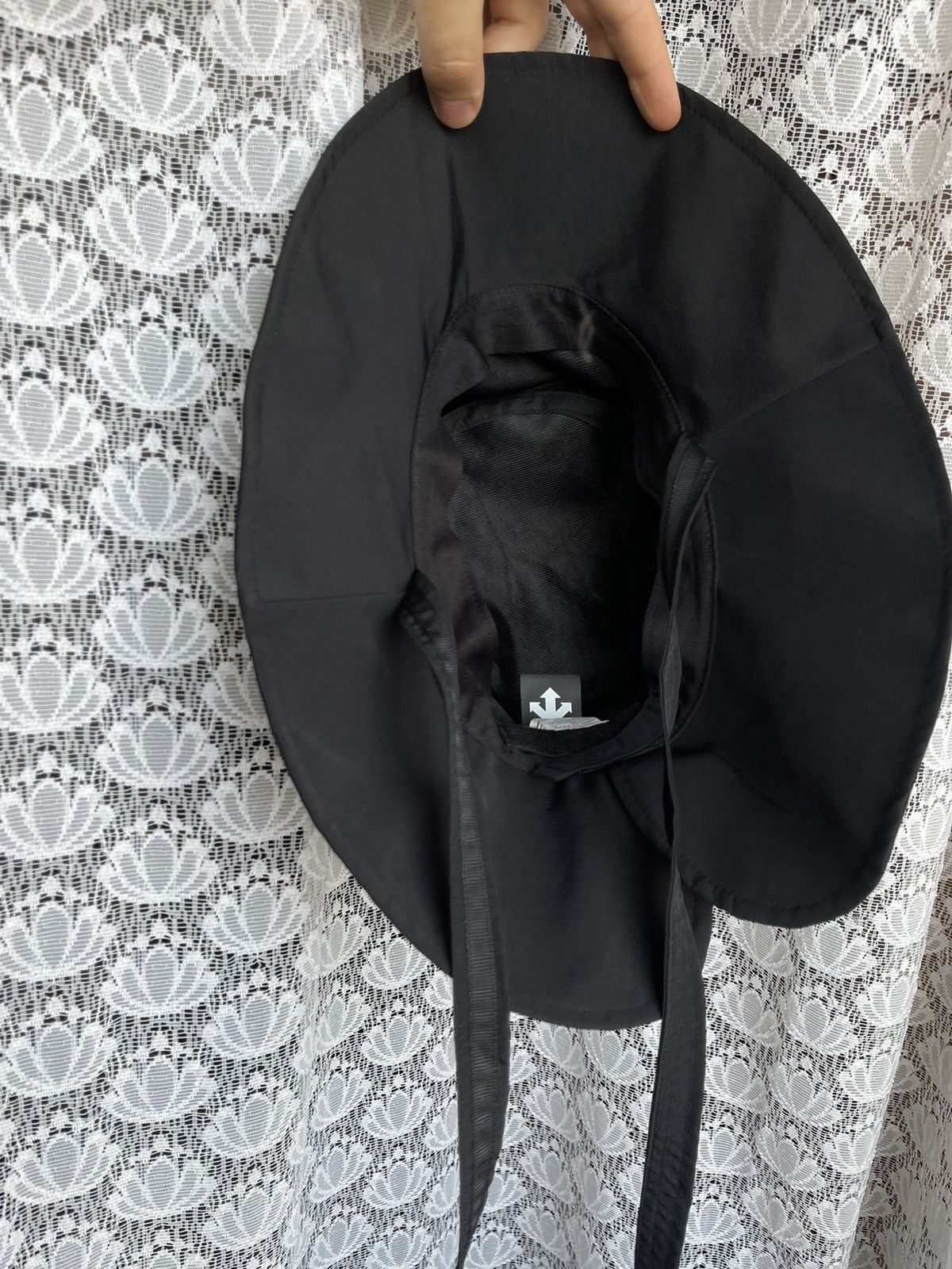 Descente × Japanese Brand Descente black bucket hat korea style kpop rare Size ONE SIZE - 11 Thumbnail