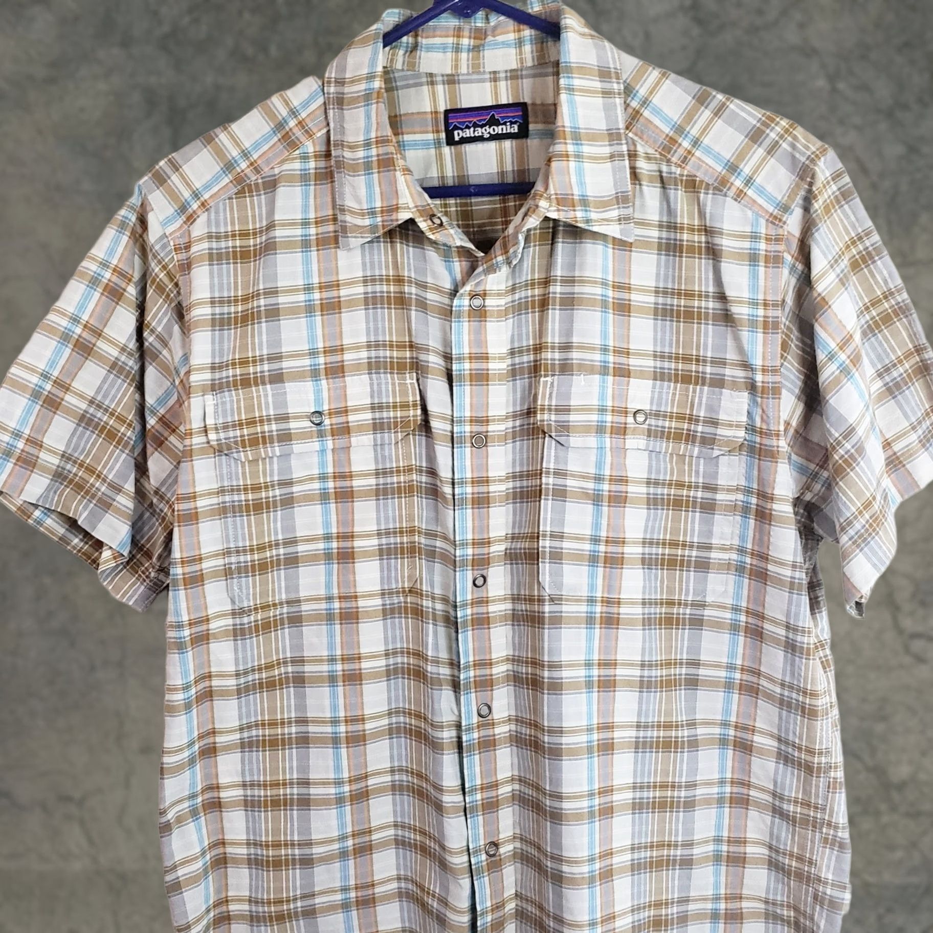 Patagonia Patagonia Button-Up Shirt Men's M Khaki Blue Plaid Short Sleeve Cotton Size US M / EU 48-50 / 2 - 1 Thumbnail