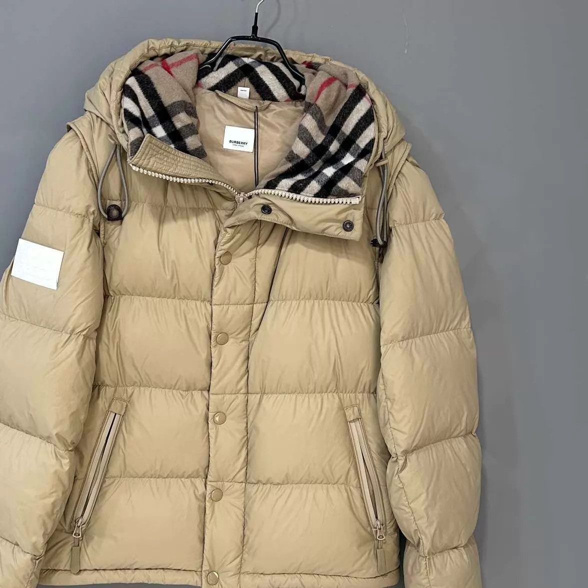 Burberry Burberry Khaki Check Down Jacket M Size M / US 6-8 / IT 42-44 - 2 Thumbnail