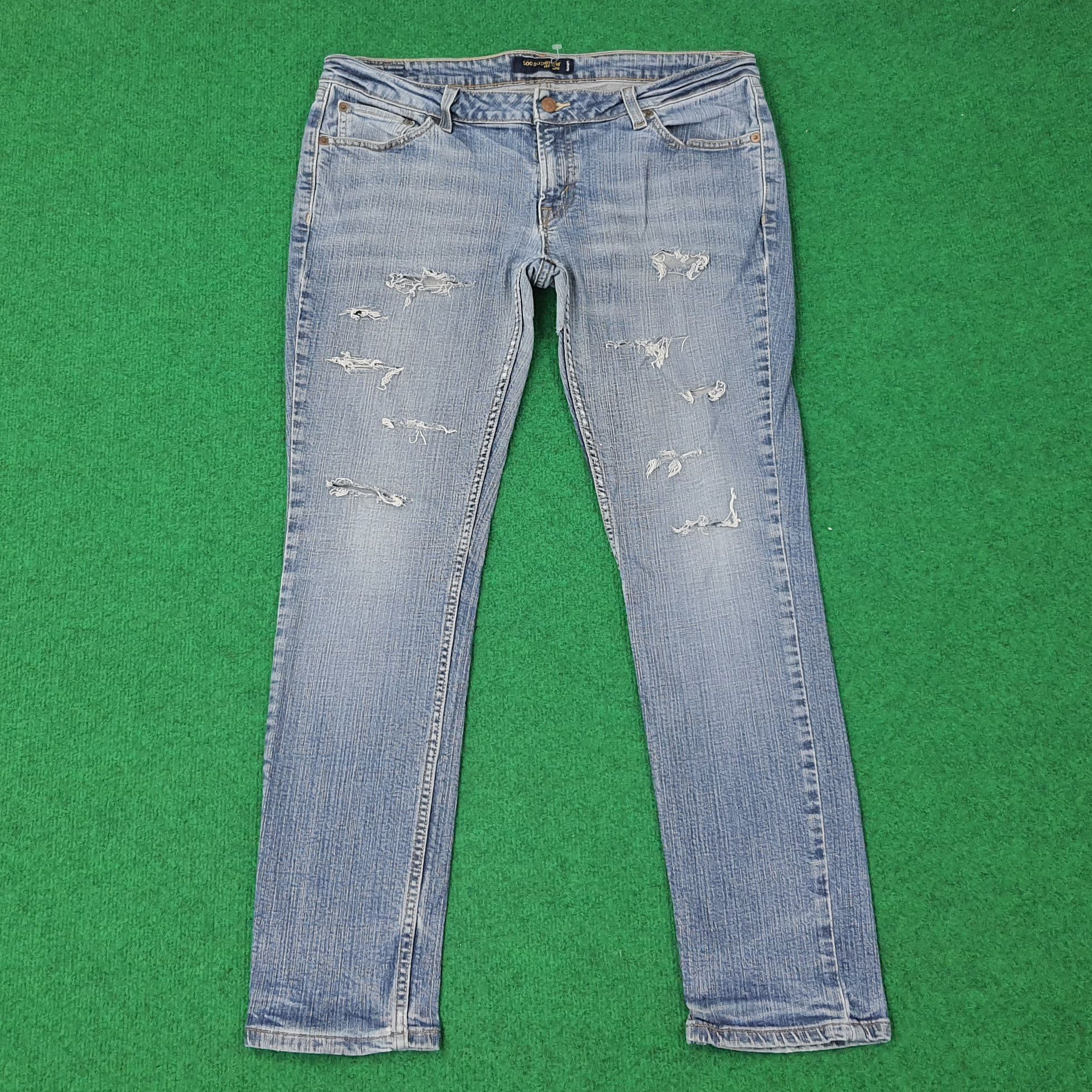 Levi's Vintage Levi's 524 Jeans Distressed Jeans C244N9 Size 35" - 1 Thumbnail