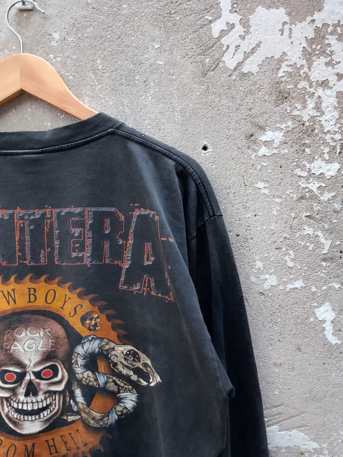 Band Tees 🔥 Pantera “Cowboys From Hell” Skull Snake Distressed LS Tee Size US M / EU 48-50 / 2 - 16 Thumbnail