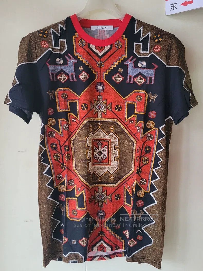 Givenchy Givenchy Short Sleeve T-Shirt Size US M / EU 48-50 / 2 - 1 Thumbnail