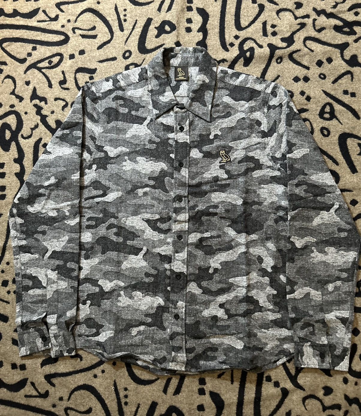 October's Very Own 2018 Camo Patch Flannel Size US M / EU 48-50 / 2 - 1 Thumbnail