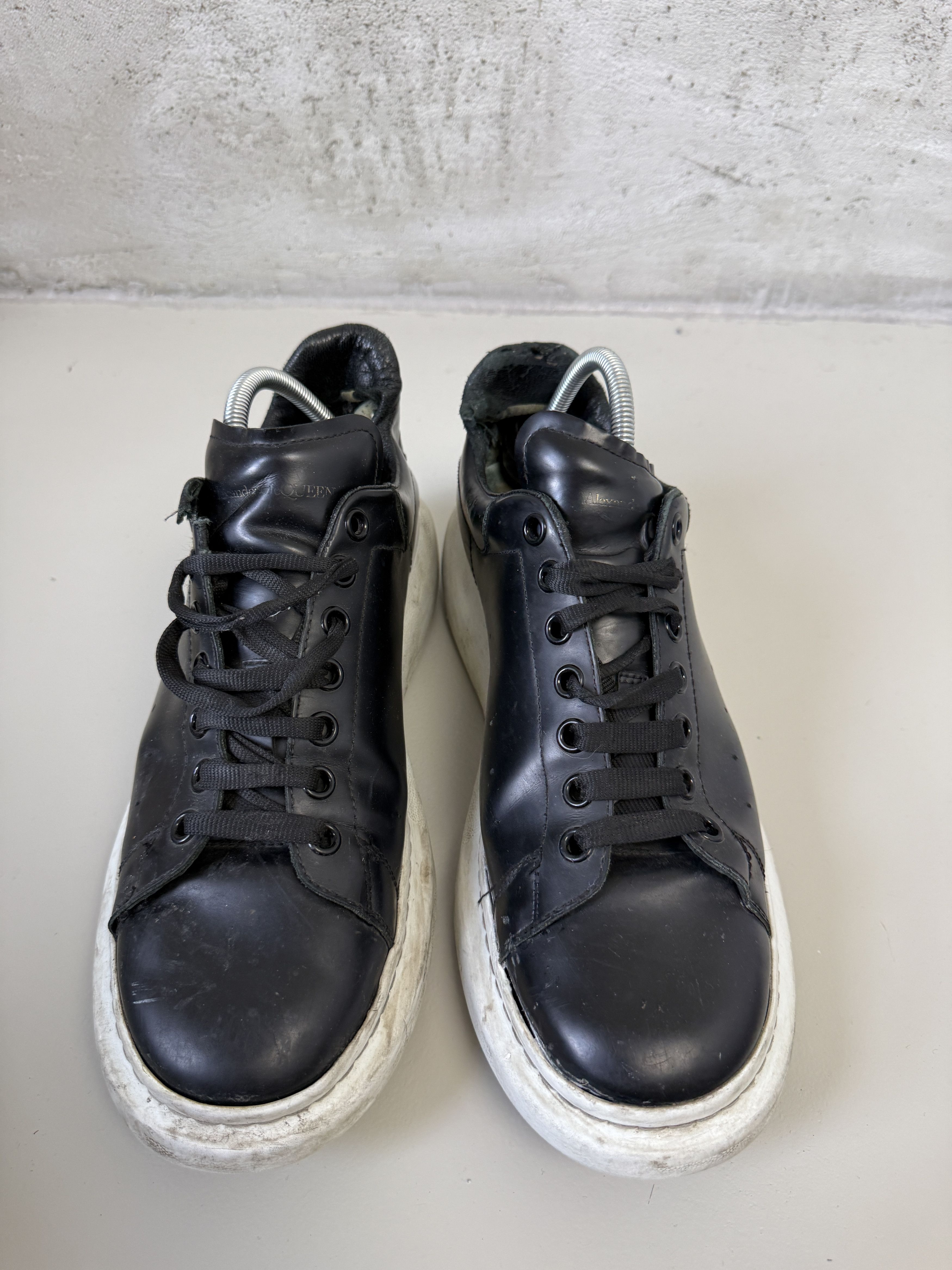 Alexander McQueen Alexander McQueen leather low trainers shoes sneakers Size US 13 / EU 46 - 2 Thumbnail
