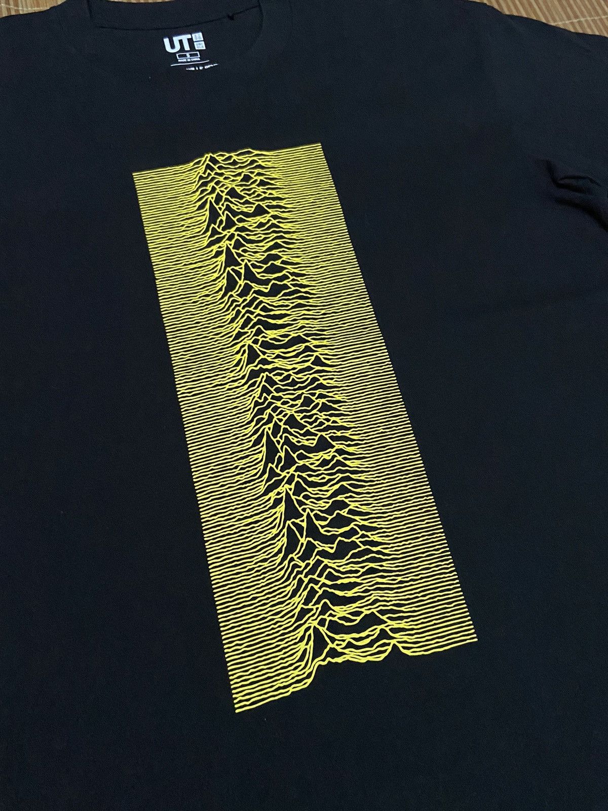 Band Tees × Uniqlo PETER SAVILLE JOY DIVISION TEE Size US S / EU 44-46 / 1 - 13 Thumbnail