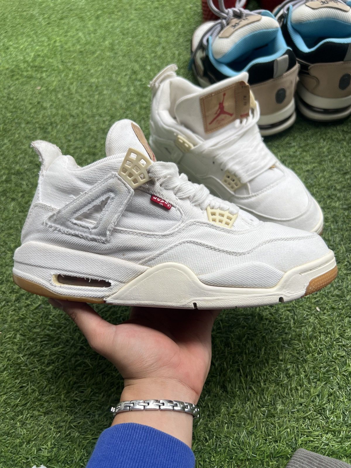 Jordan Brand × Levi's Jordan 4 Retro Levi's White (Levi's Tag) Men's - AO2571-100 Size US 10.5 / EU 43-44 - 1 Thumbnail